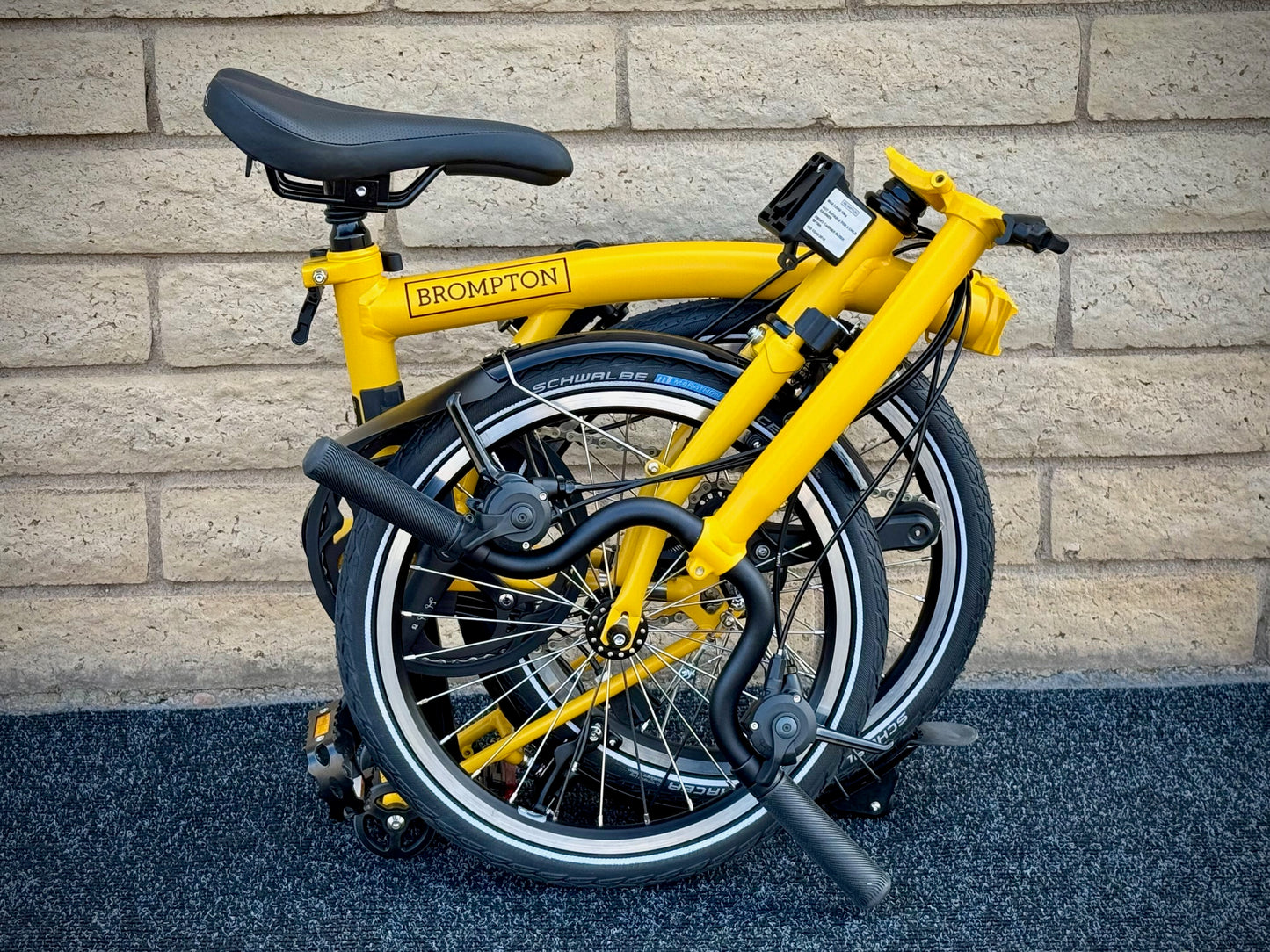 Brompton C Line 12-Speed Mid-HB Bumblebee Yellow