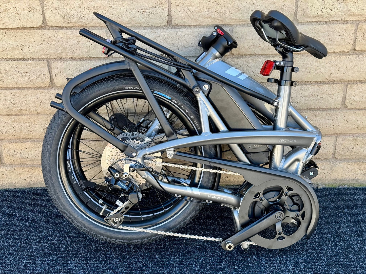 Tern Vektron S-10 Silver IN STOCK! IN STORE PICK-UP ONLY