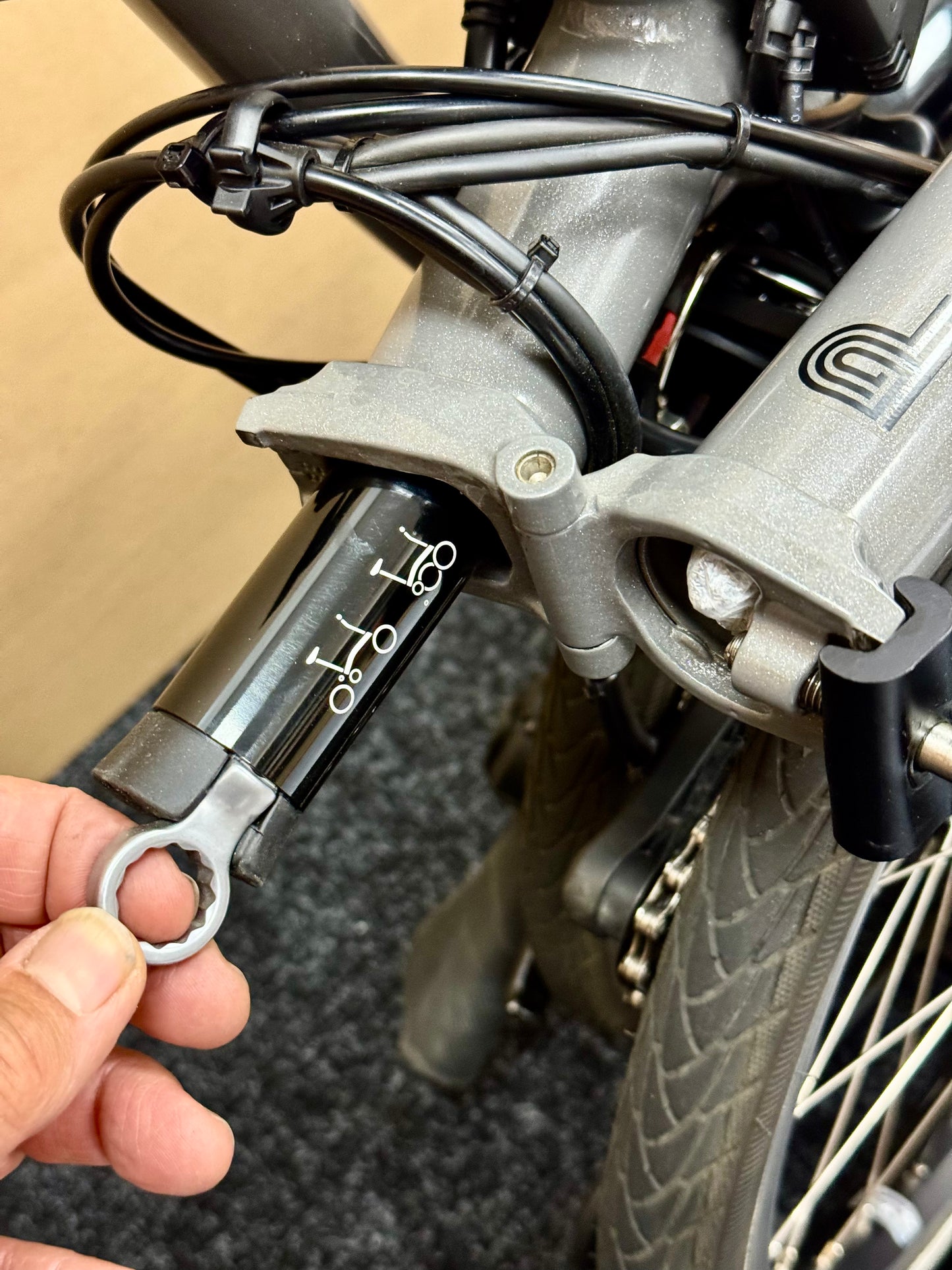 Brompton Pre-Owned P Line 4-Speed High-HB E-Bike Metallic Grey