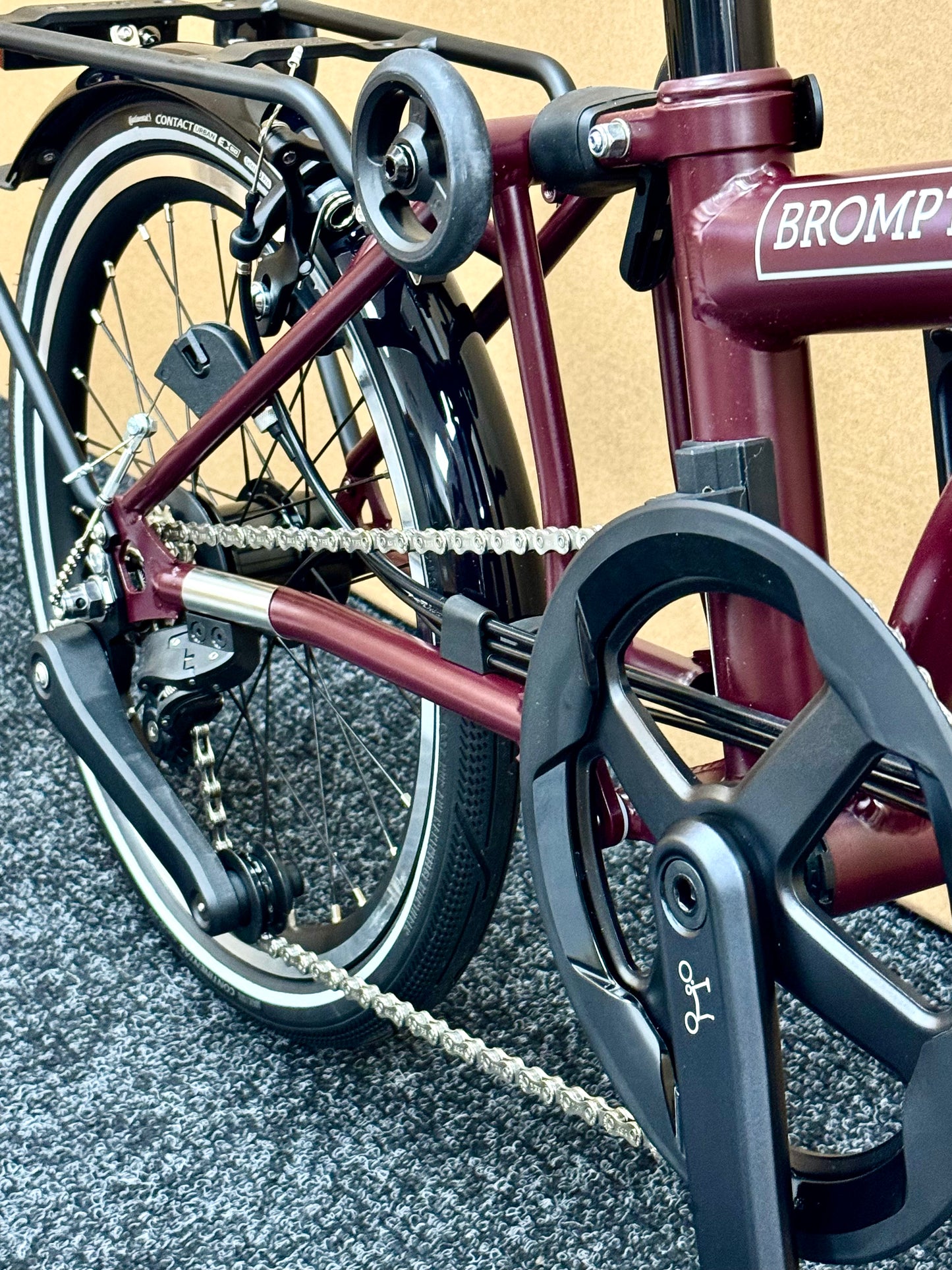 Brompton P Line 12-Speed High-HB Plum Red w/Roller Rack
