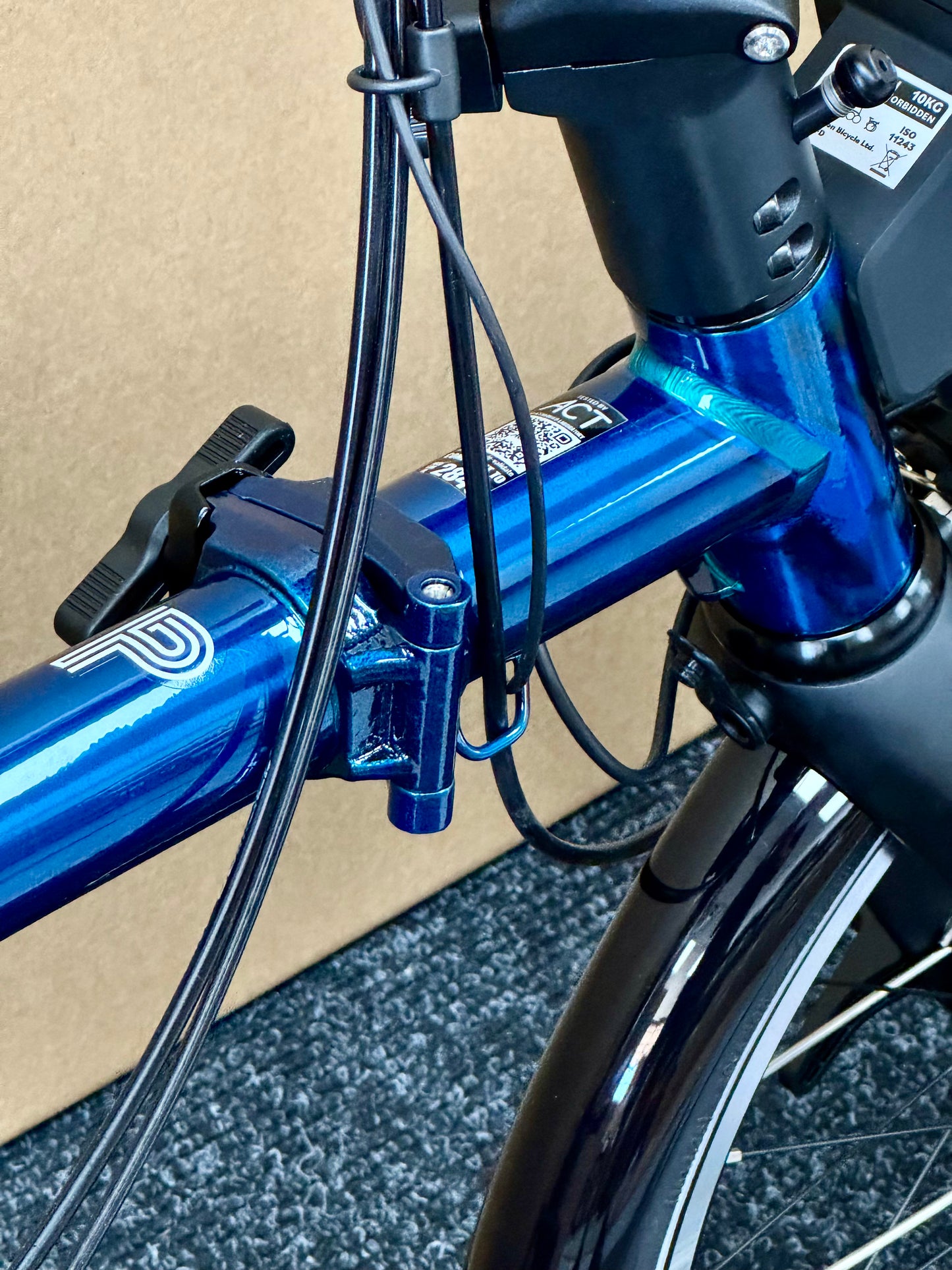 Brompton P Line Electric 4-Speed High-HB with e-Motiq System, Pacific Blue Lacquer