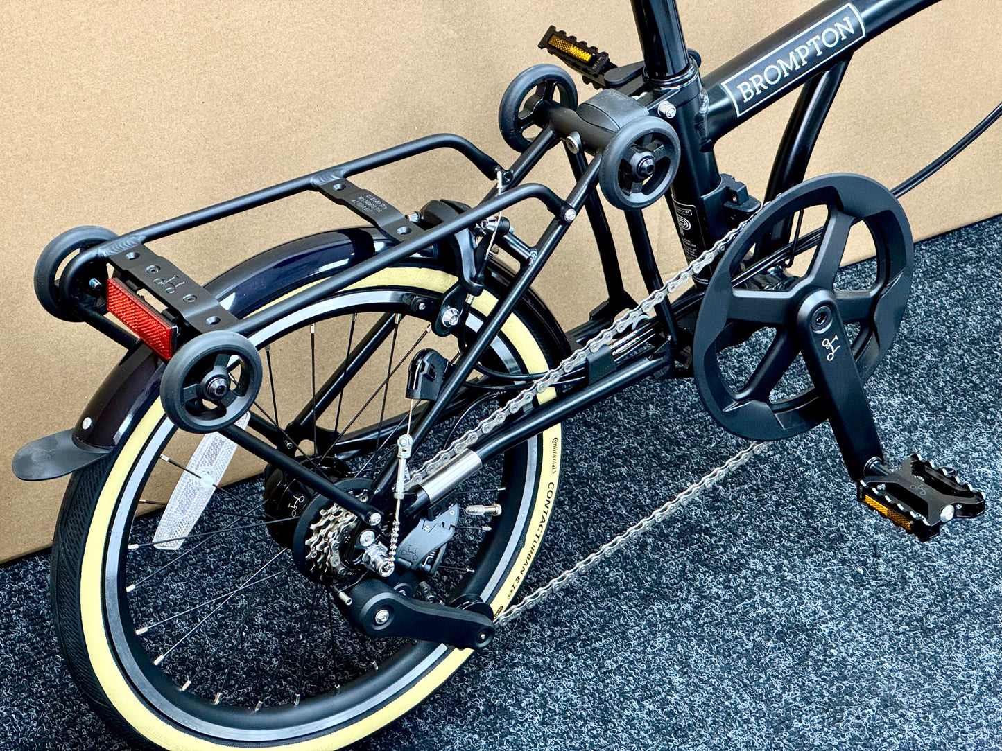 Brompton P Line 12-Speed Mid-HB All Black w/Roller Rack
