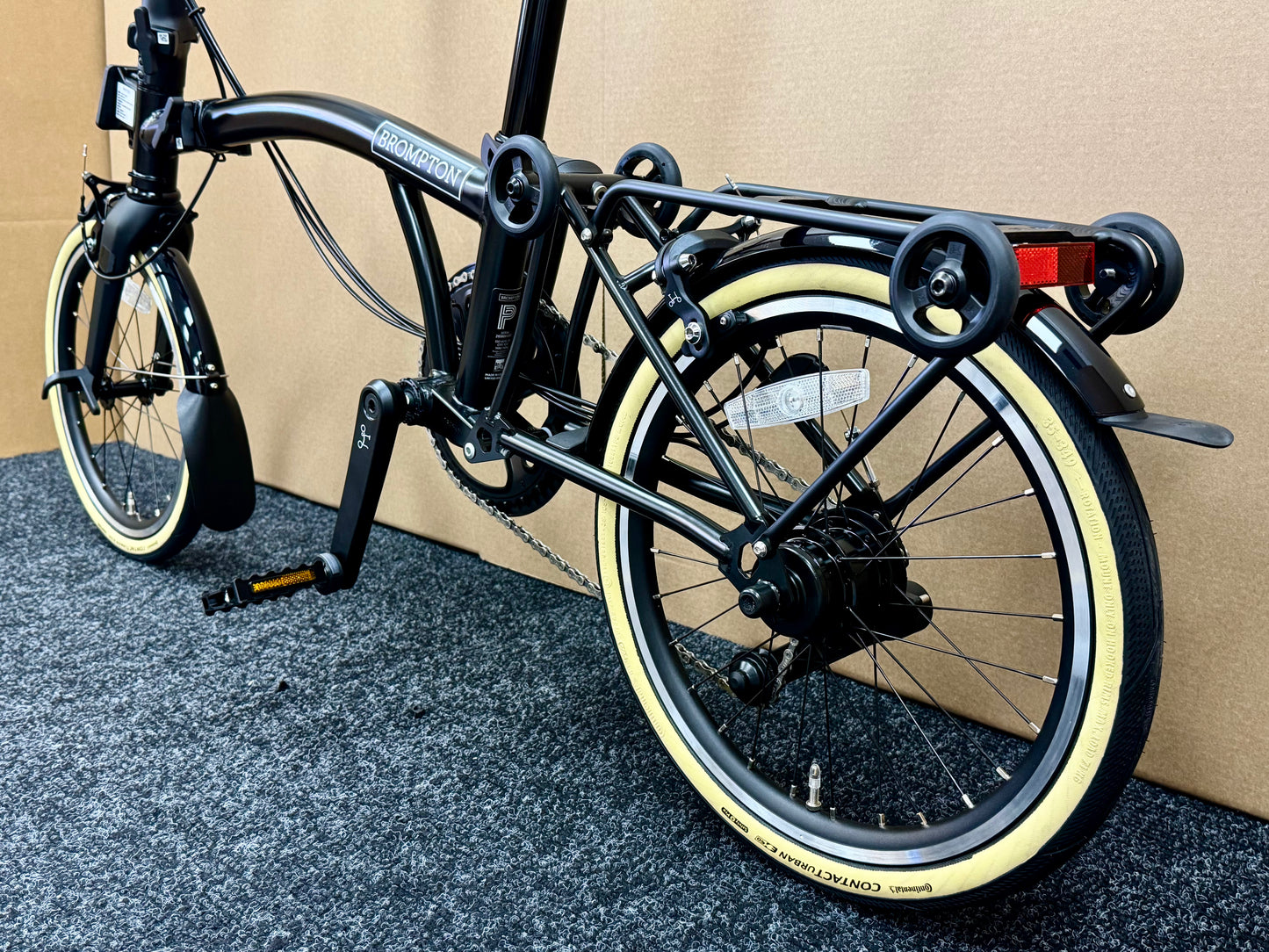 Brompton P Line 12-Speed Mid-HB All Black w/Roller Rack