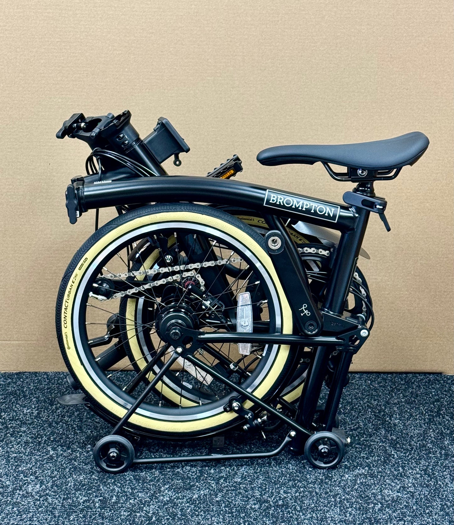 Brompton P Line 12-Speed Mid-HB All Black w/Roller Rack