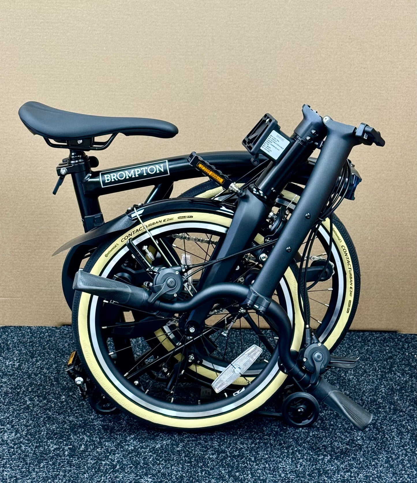 Brompton P Line 12-Speed Mid-HB All Black w/Roller Rack