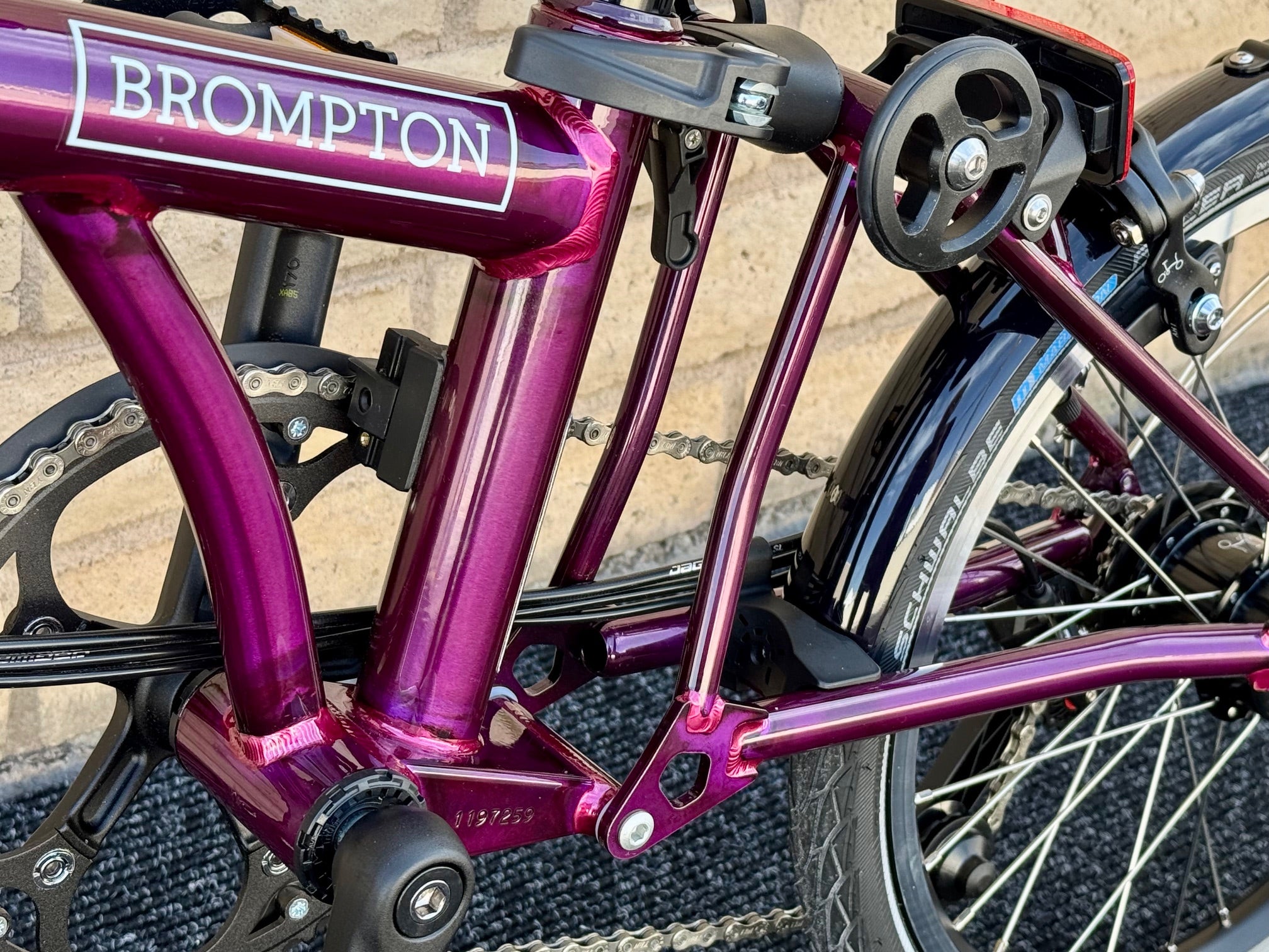 BROMPTON Cバッグ 黒/紫 CYCLETECH-IKD : BROMPTON C-Bag