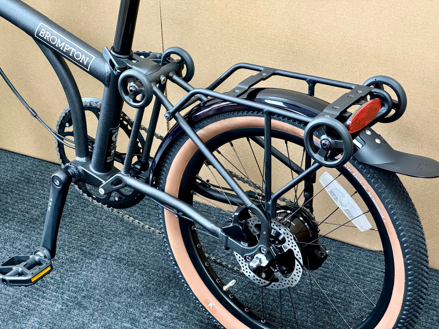 Brompton G Line 8-Speed Medium "Mini-Marred" Space Black