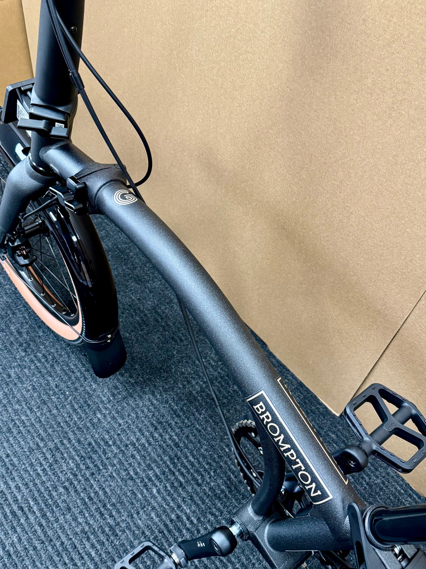 Brompton G Line 8-Speed Medium "Mini-Marred" Space Black