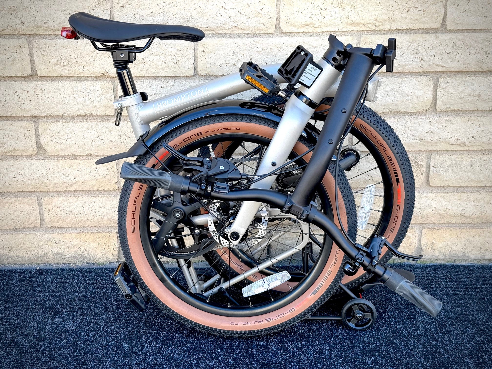 Brompton G Line 8-Speed Trail Dust White 3 Sizes – PortaPedal Bike