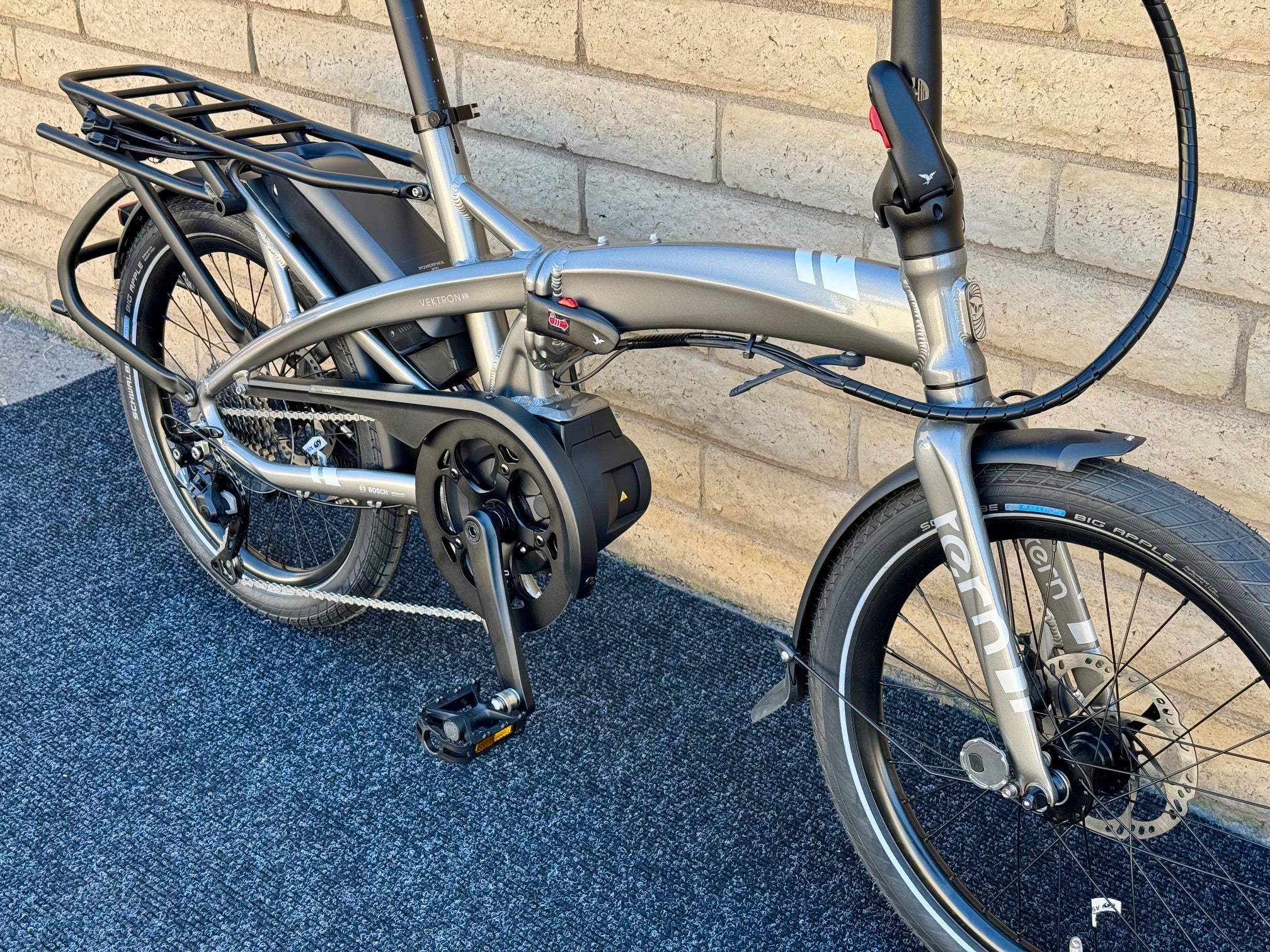 TERN  2020モデル Vektron S10 グロスシルバー/マットシルバー 電動アシスト自転 TERN 「ターン」 VEKTRON S10 2020年モデル 20インチ E-BIKE