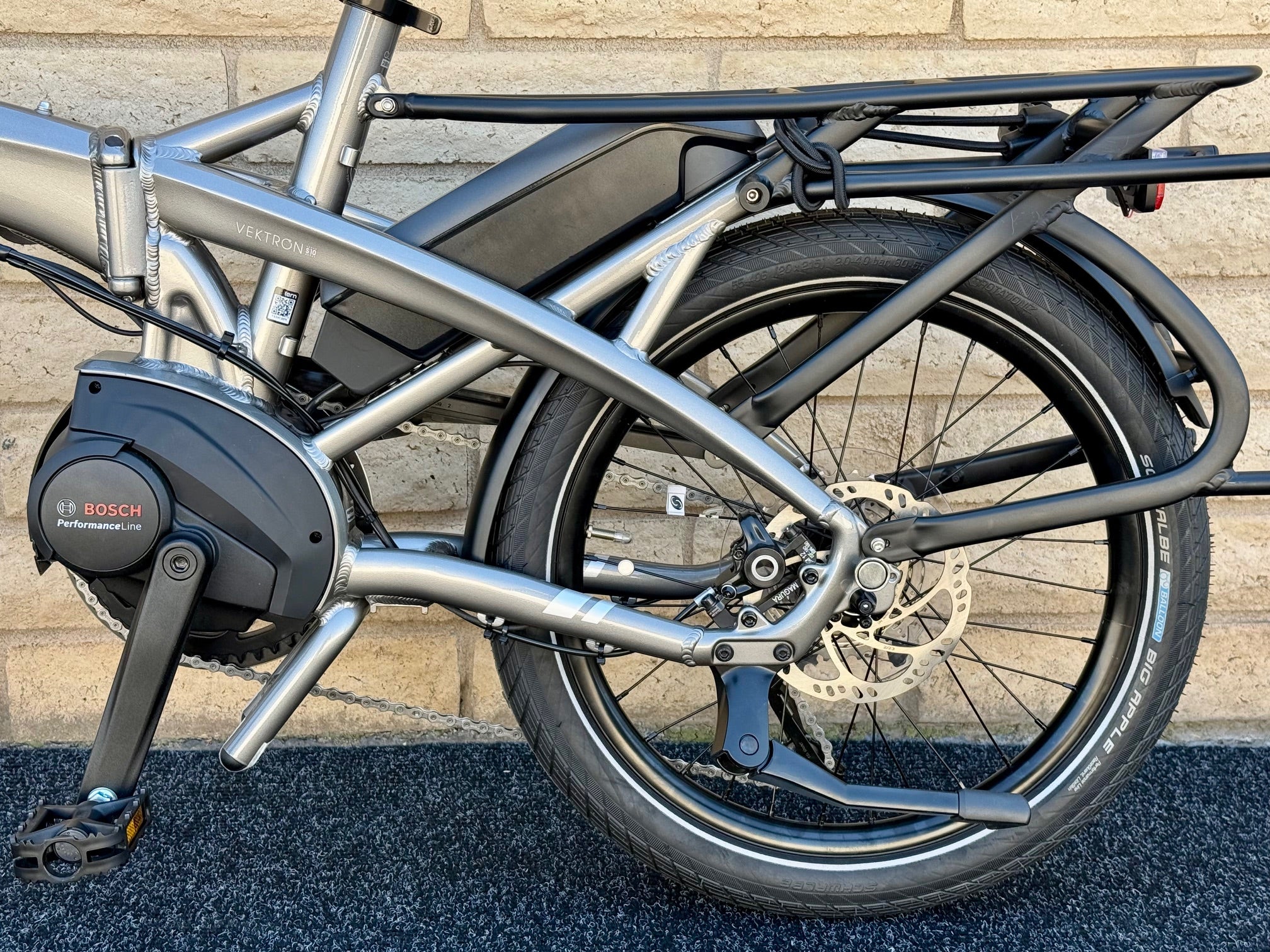 Tern Vektron S-10 Silver IN STOCK! IN STORE PICK-UP ONLY