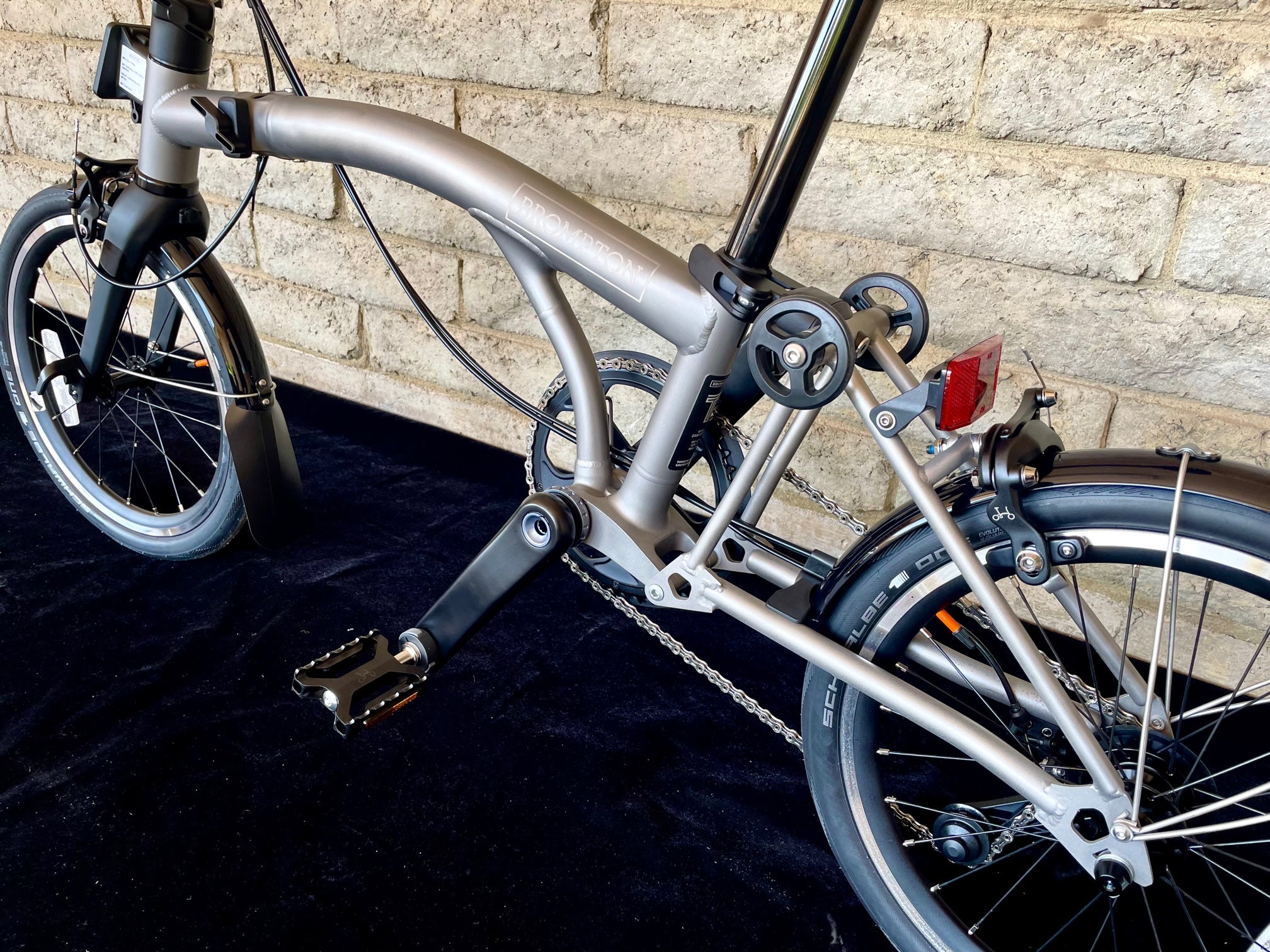 Brompton outlet graphite titanium