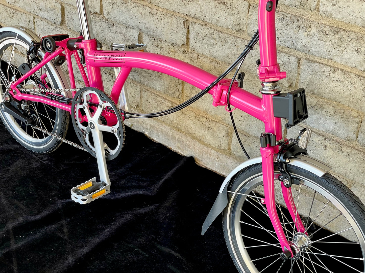 Brompton C-Line Archive Color Hot Pink (M6L)