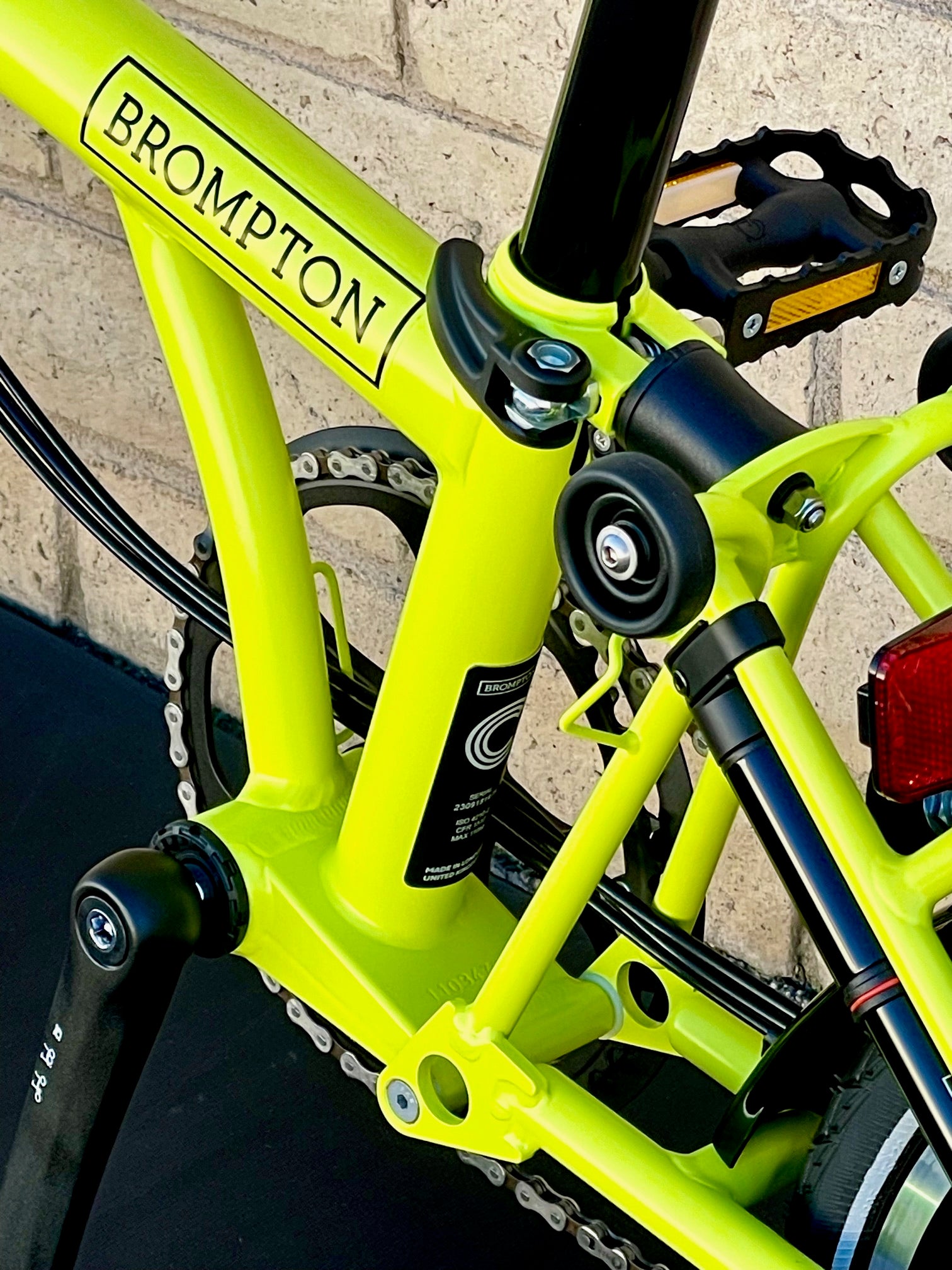 Brompton lime green black edition hot sale