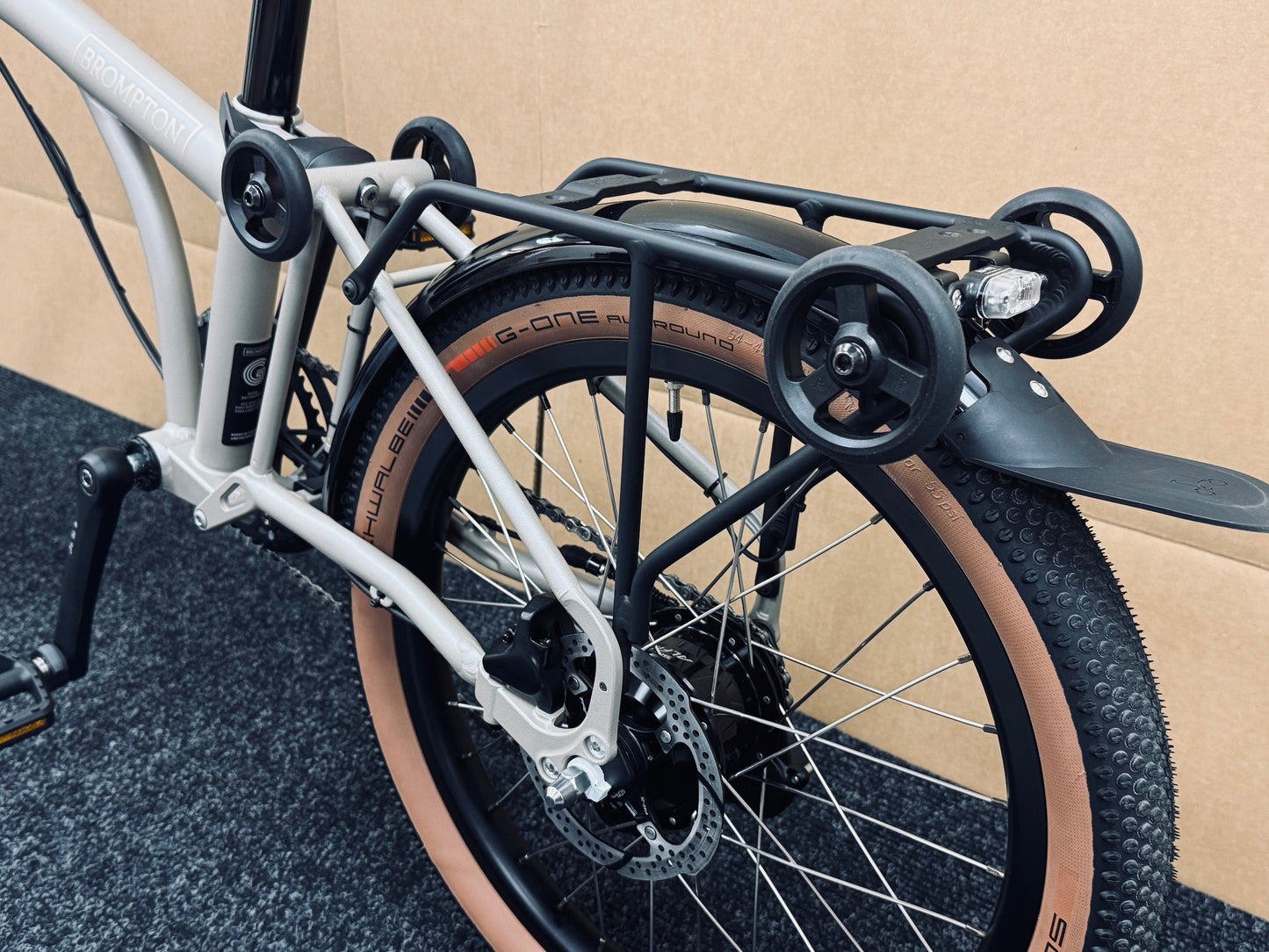 Brompton Venture G Line Alfine 11-Speed Trail Dust White Medium