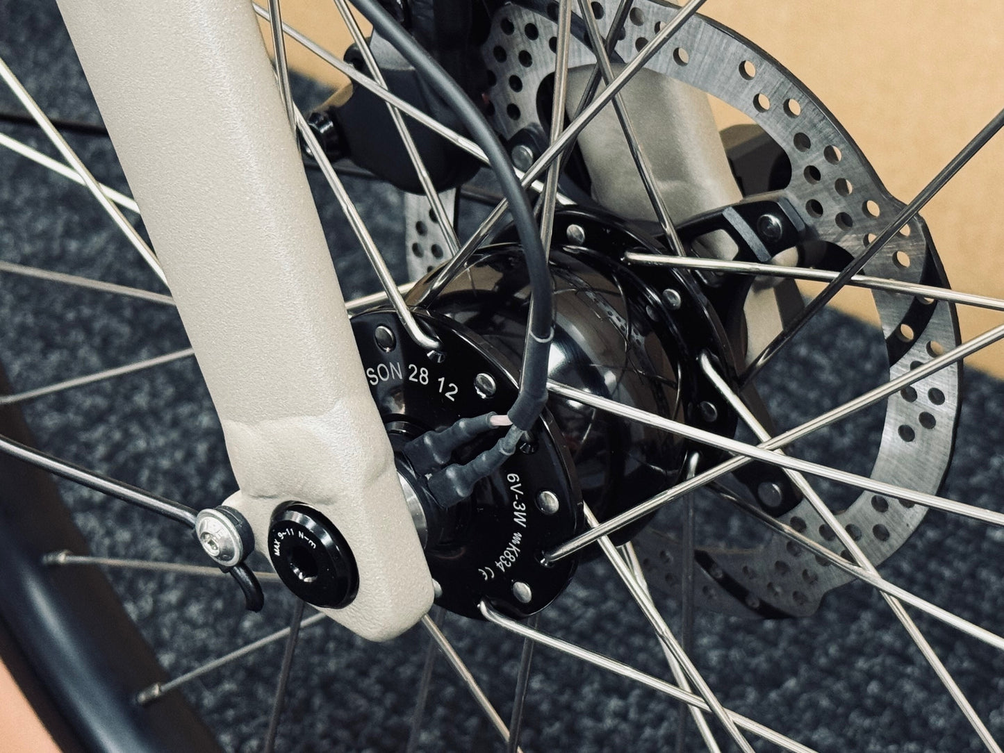 Brompton Venture G Line Alfine 11-Speed Trail Dust White Medium