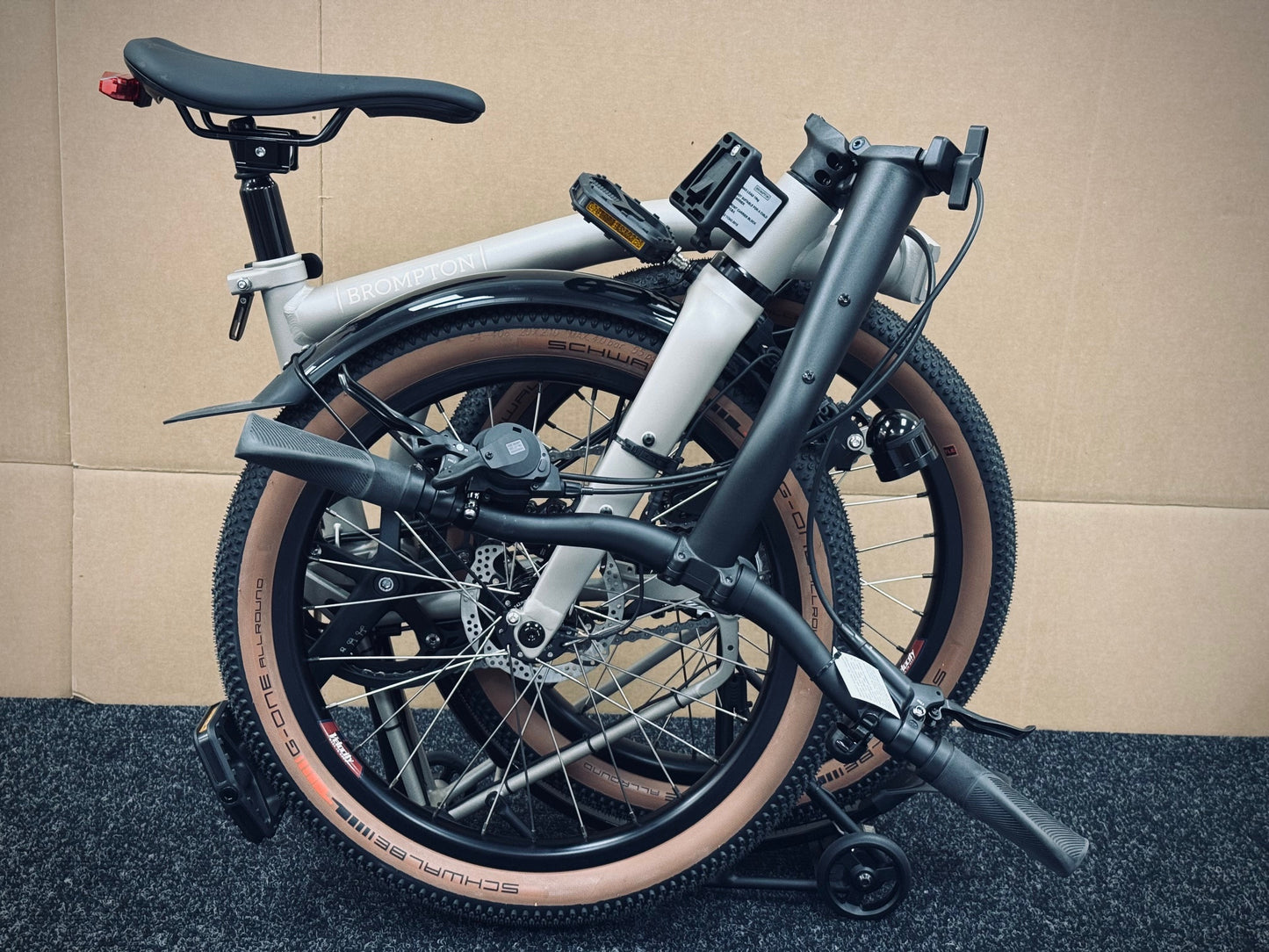 Brompton Venture G Line Alfine 11-Speed Trail Dust White Medium
