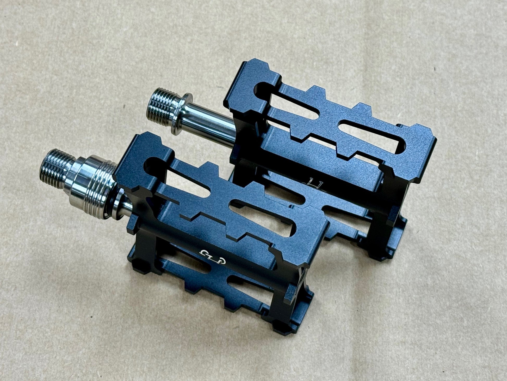 pedale brompton Brompton H&H Titanium Pedals Large Black – PortaPedal Bike