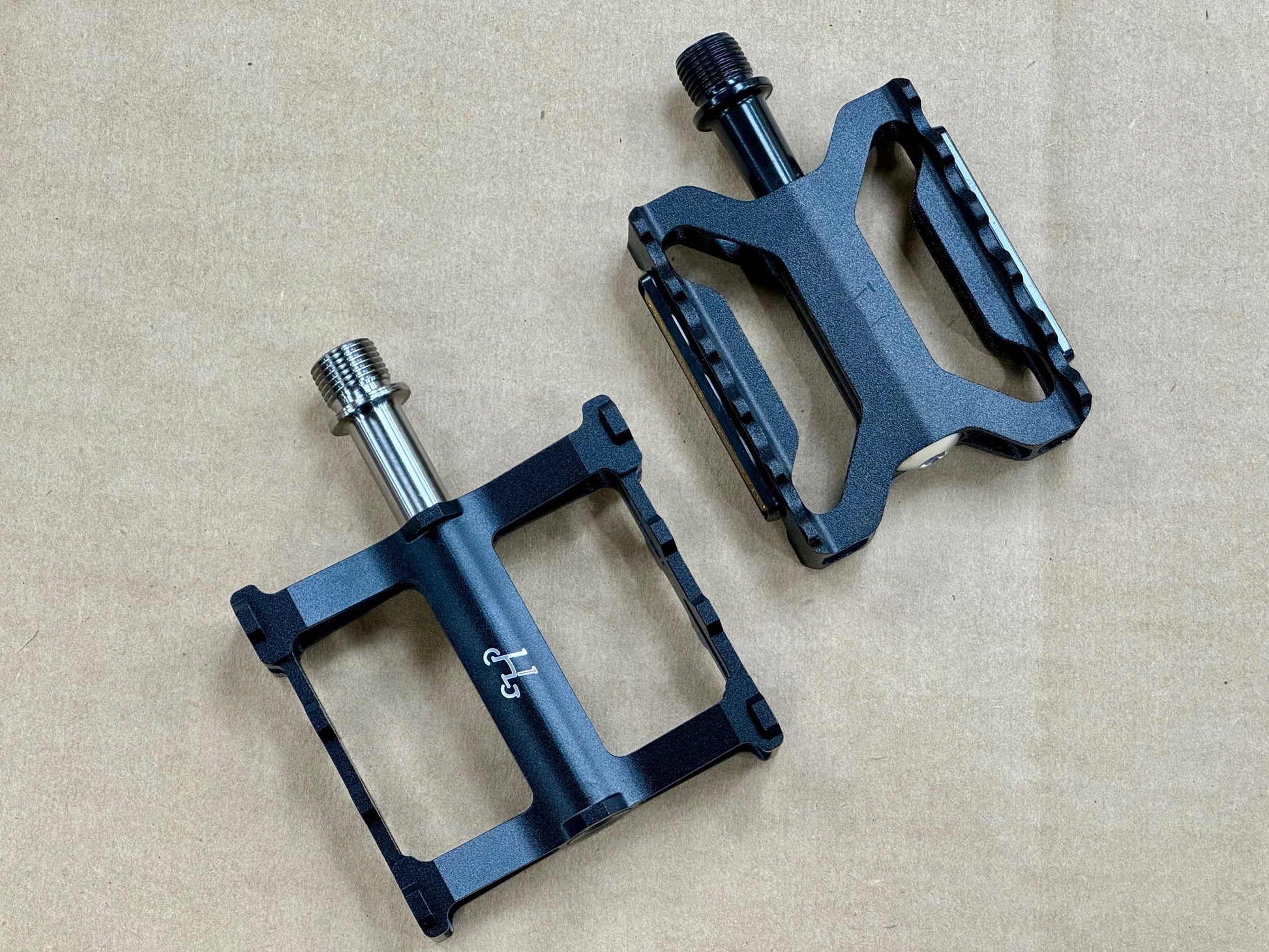 brompton pedal weight Brompton H&H Titanium Pedals Large Black