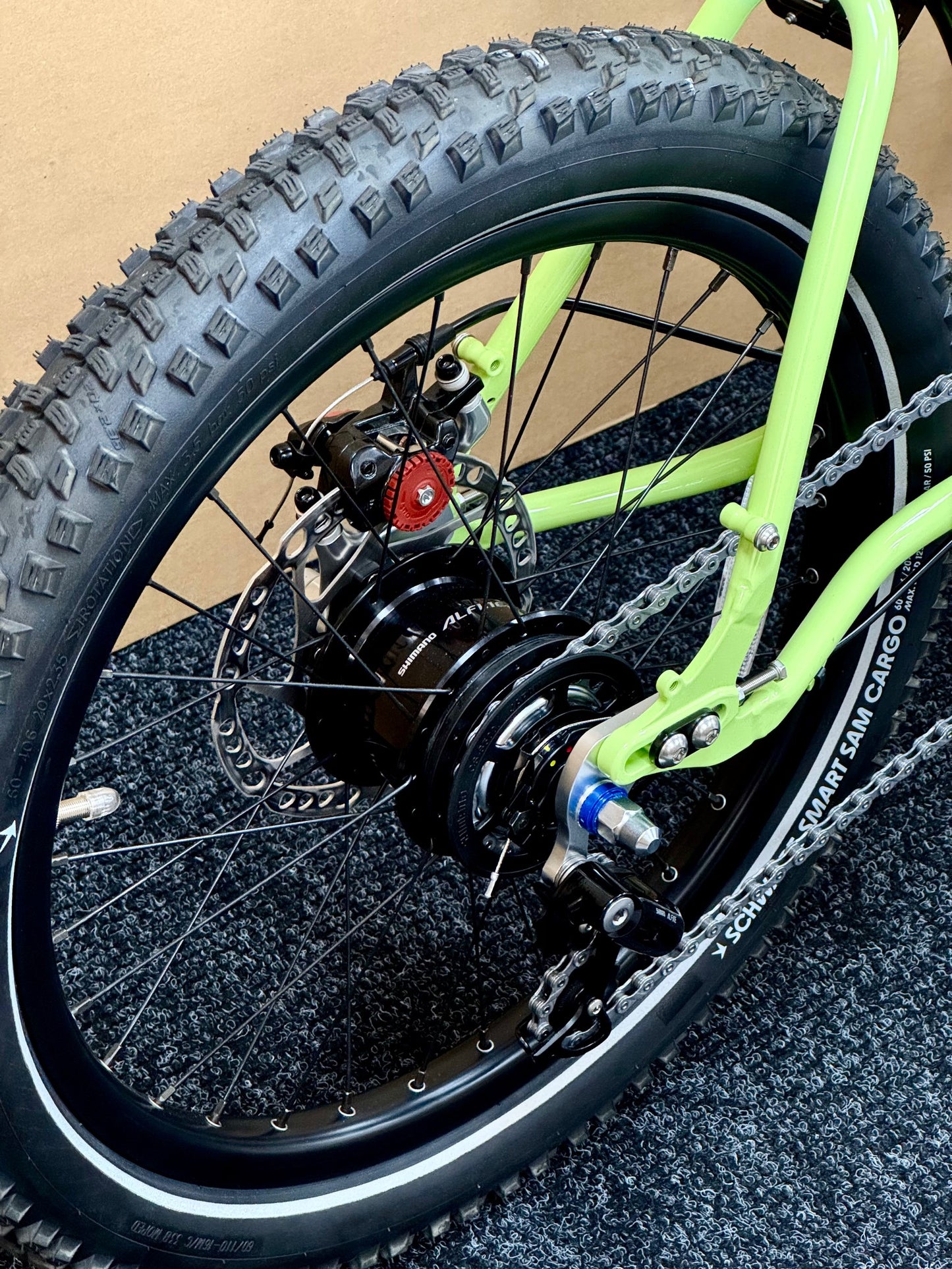 Velo Orange Neutrino