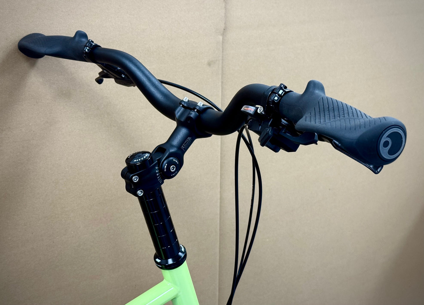 Velo Orange Neutrino