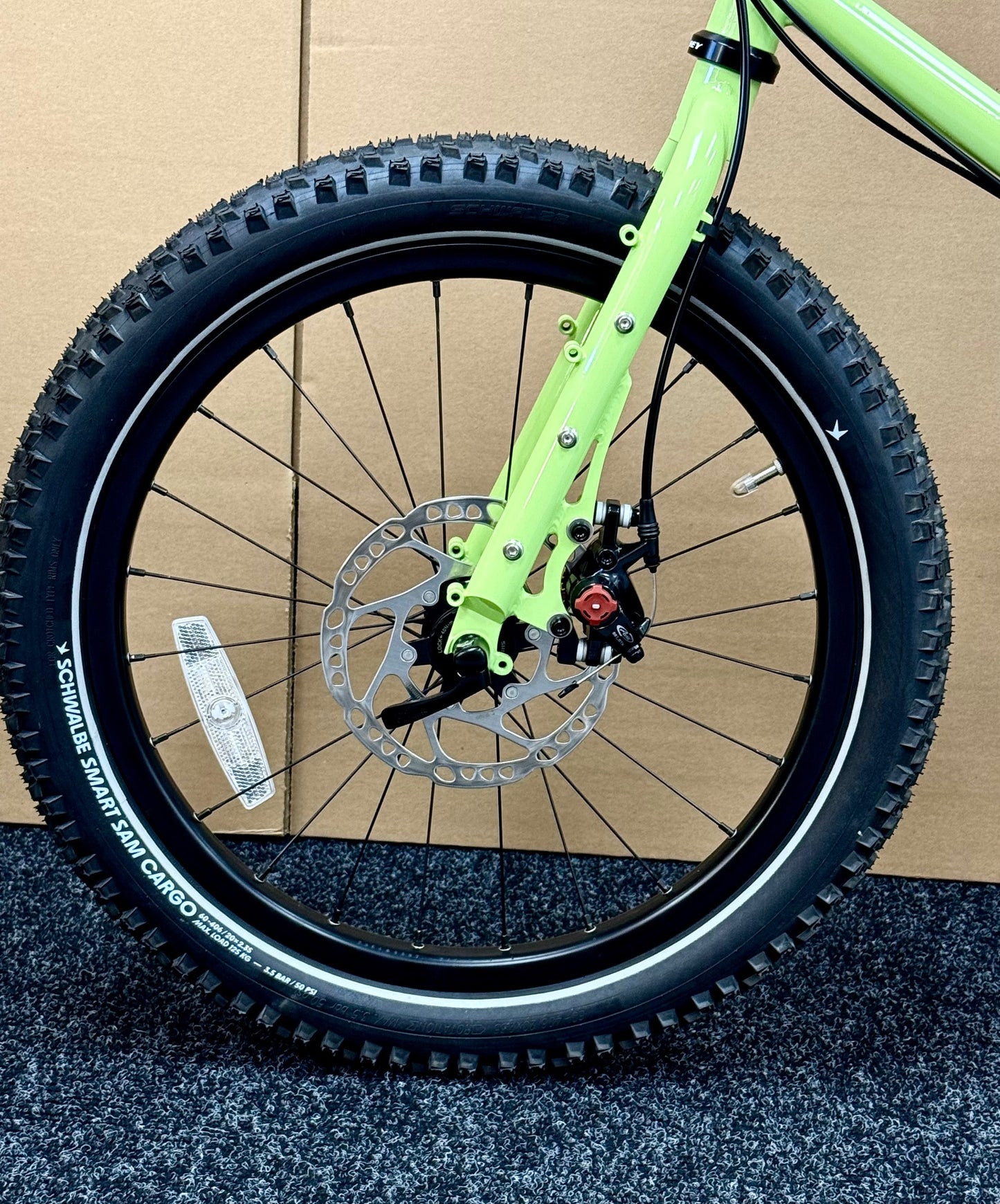 Velo Orange Neutrino