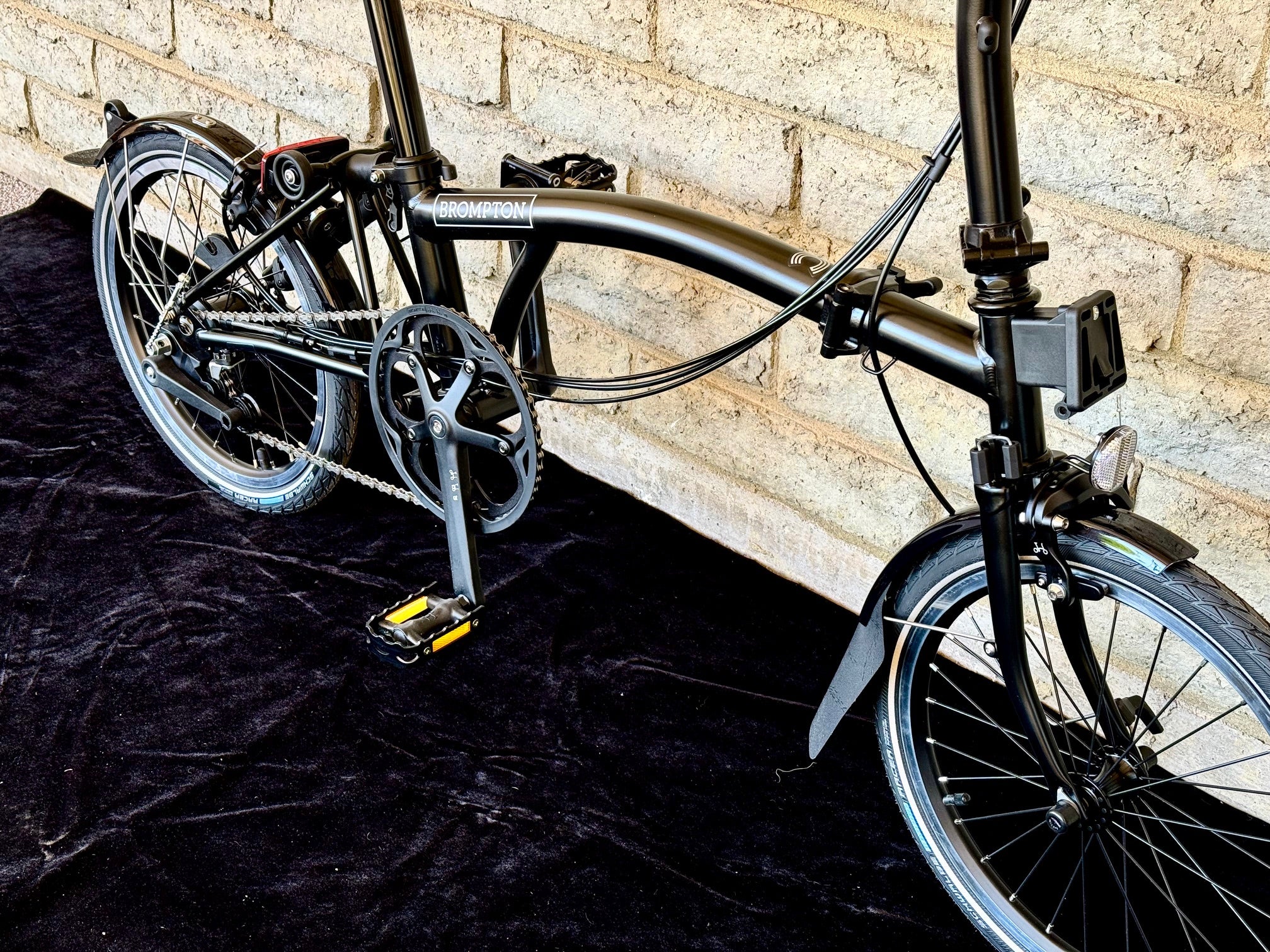 【国内希少】Brompton H6R Black Edition Brompton H6R Black Edition – All Black | BernatCycles