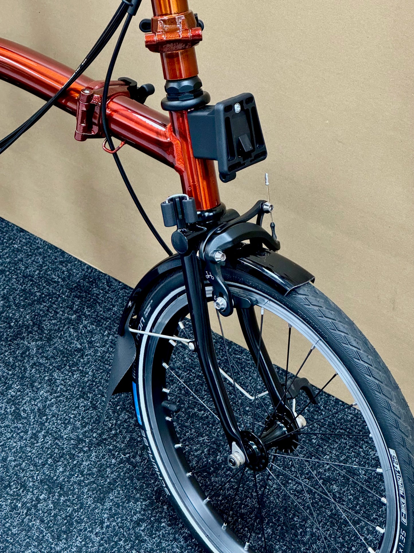 Brompton Pre-Owned Superlight High-HB 6-Speed Flame Lacquer