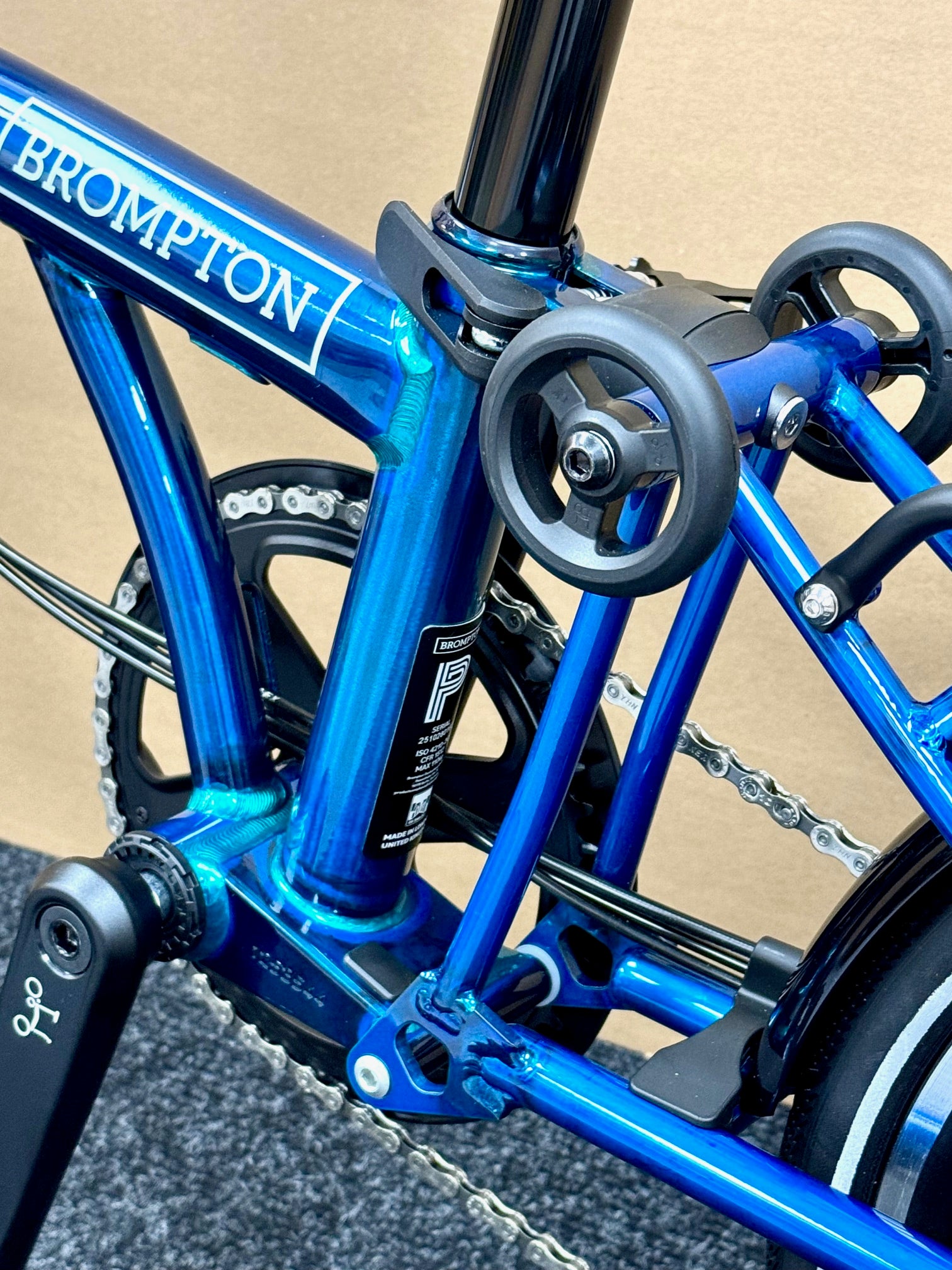 Brompton P Line 12-Speed High-HB Pacific Lacquer w/Roller Rack