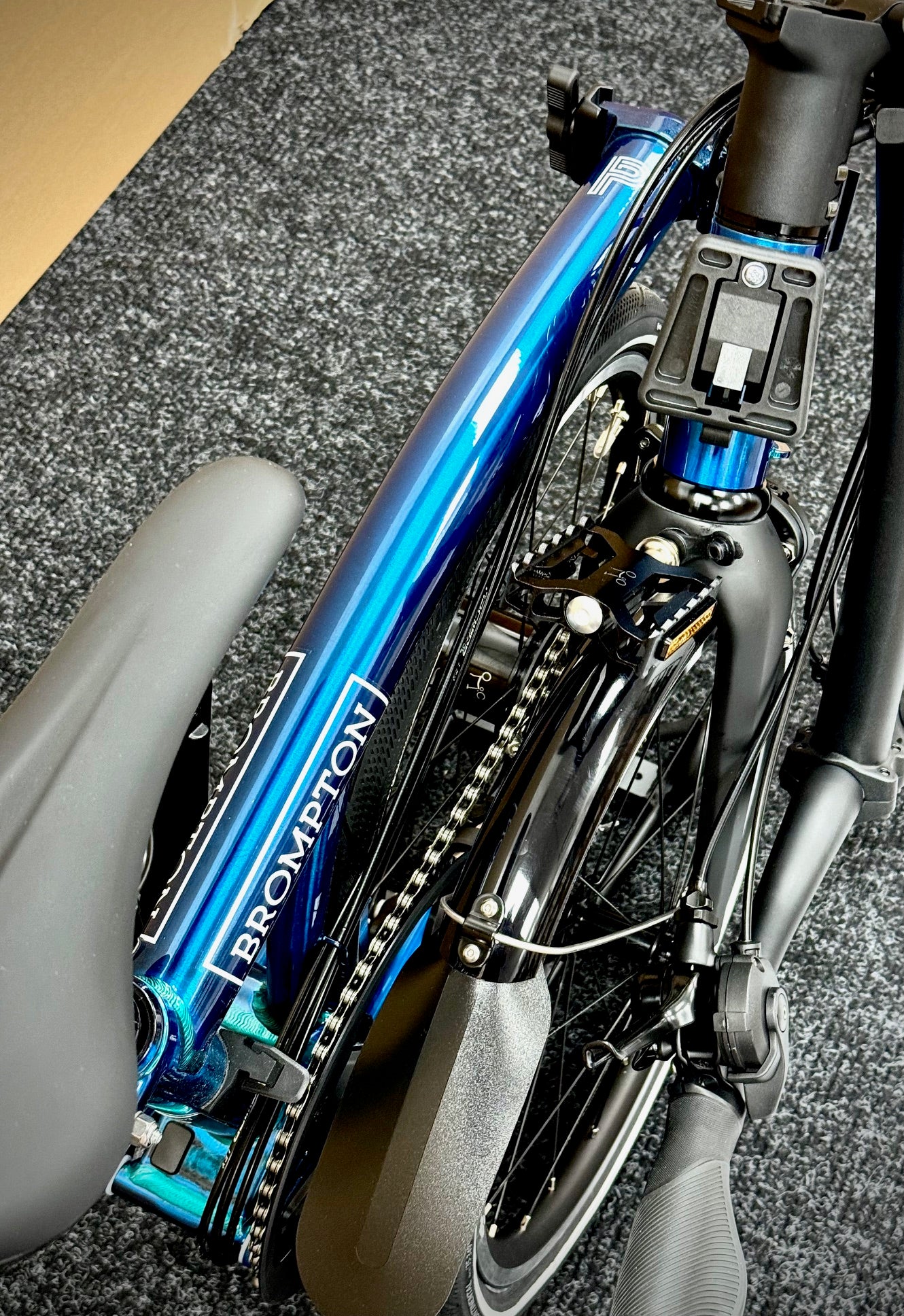 Brompton P Line 12-Speed High-HB Pacific Lacquer w/Roller Rack