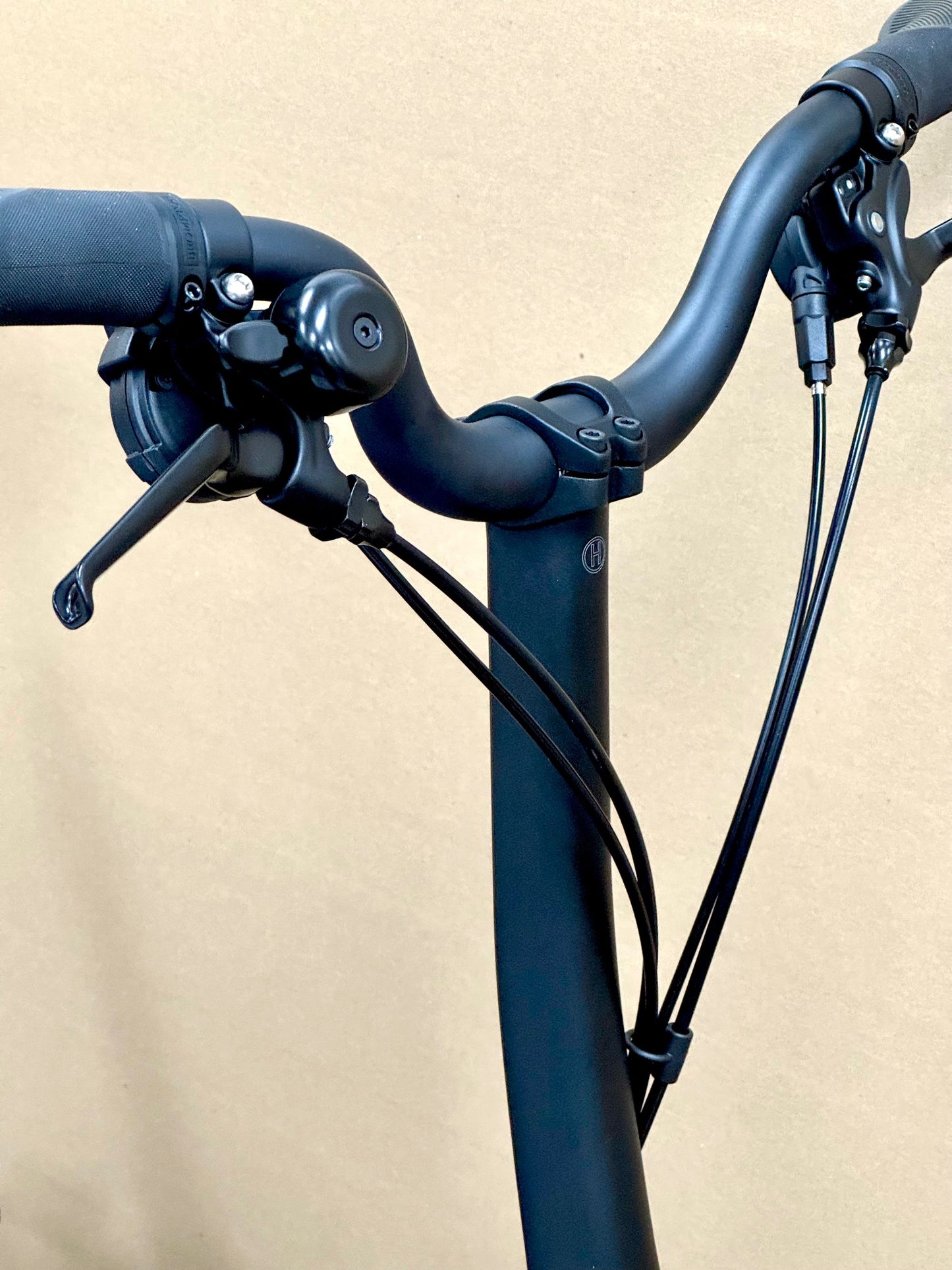 Brompton P Line 12-Speed High-HB Amethyst Lacquer w/Roller Rack