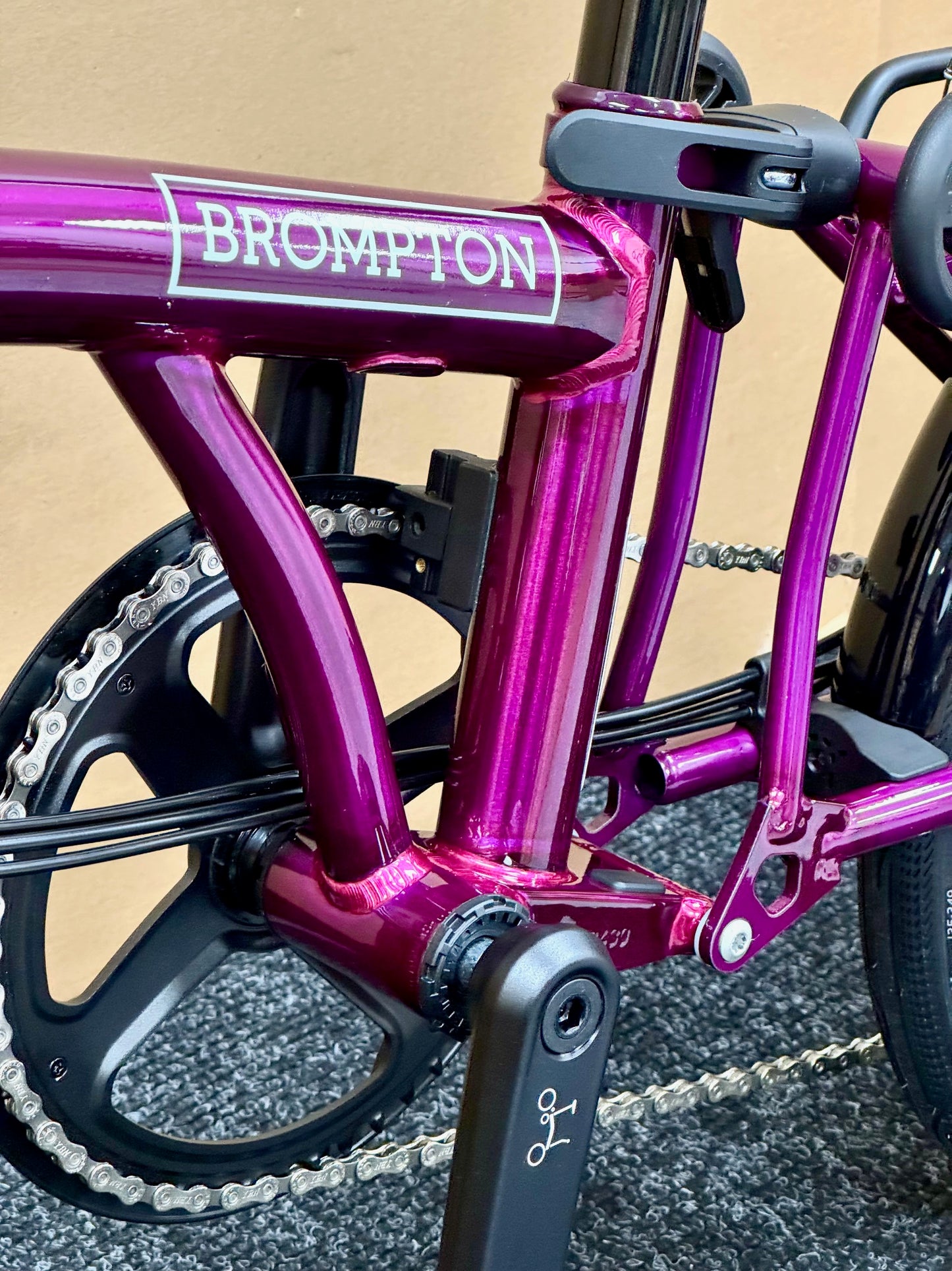 Brompton P Line 12-Speed High-HB Amethyst Lacquer w/Roller Rack