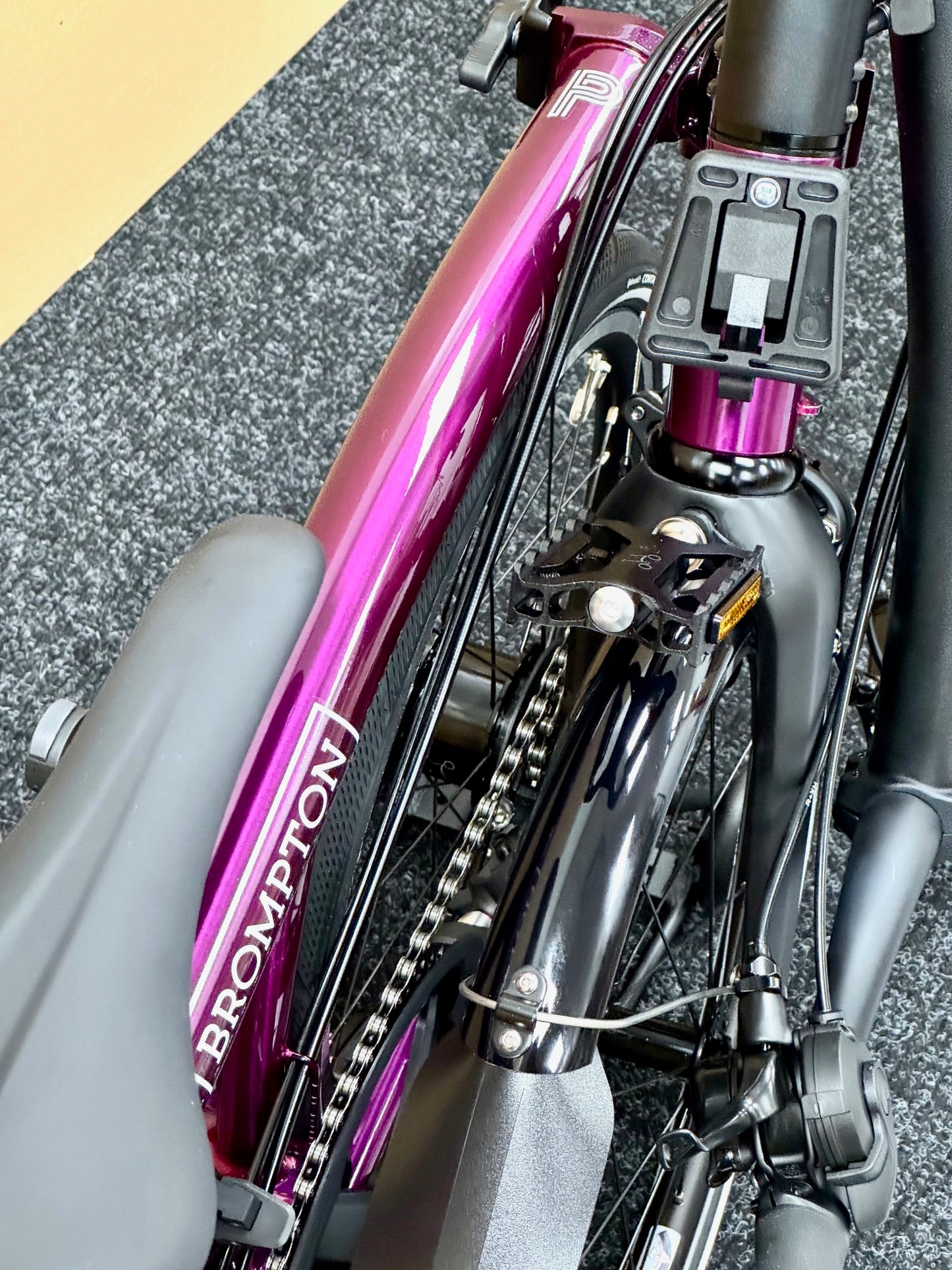 Brompton P Line 12-Speed High-HB Amethyst Lacquer w/Roller Rack