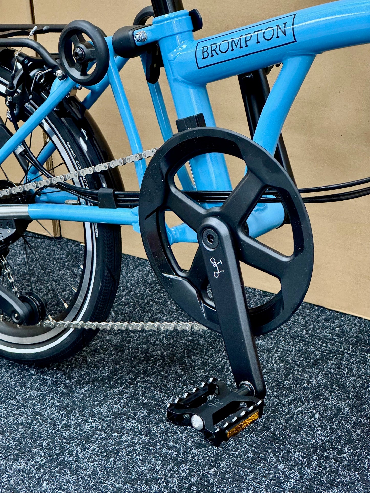 Brompton P Line 12-Speed High-HB Cloud Metallic w/Roller Rack