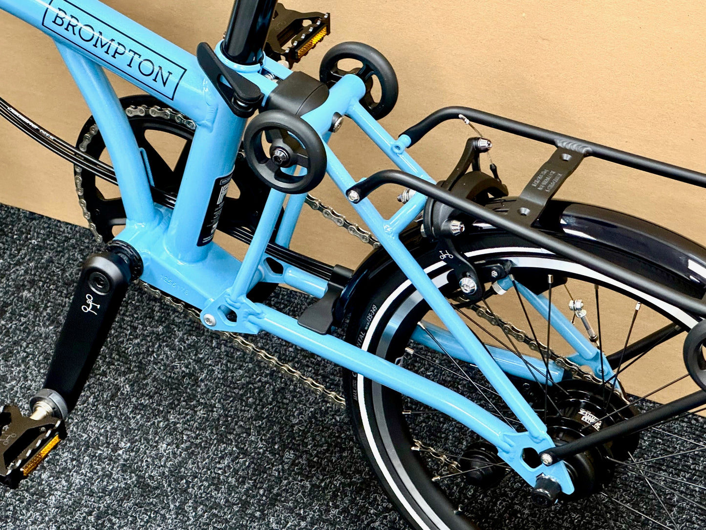 Brompton P Line 12-Speed High-HB Cloud Metallic w/Roller Rack