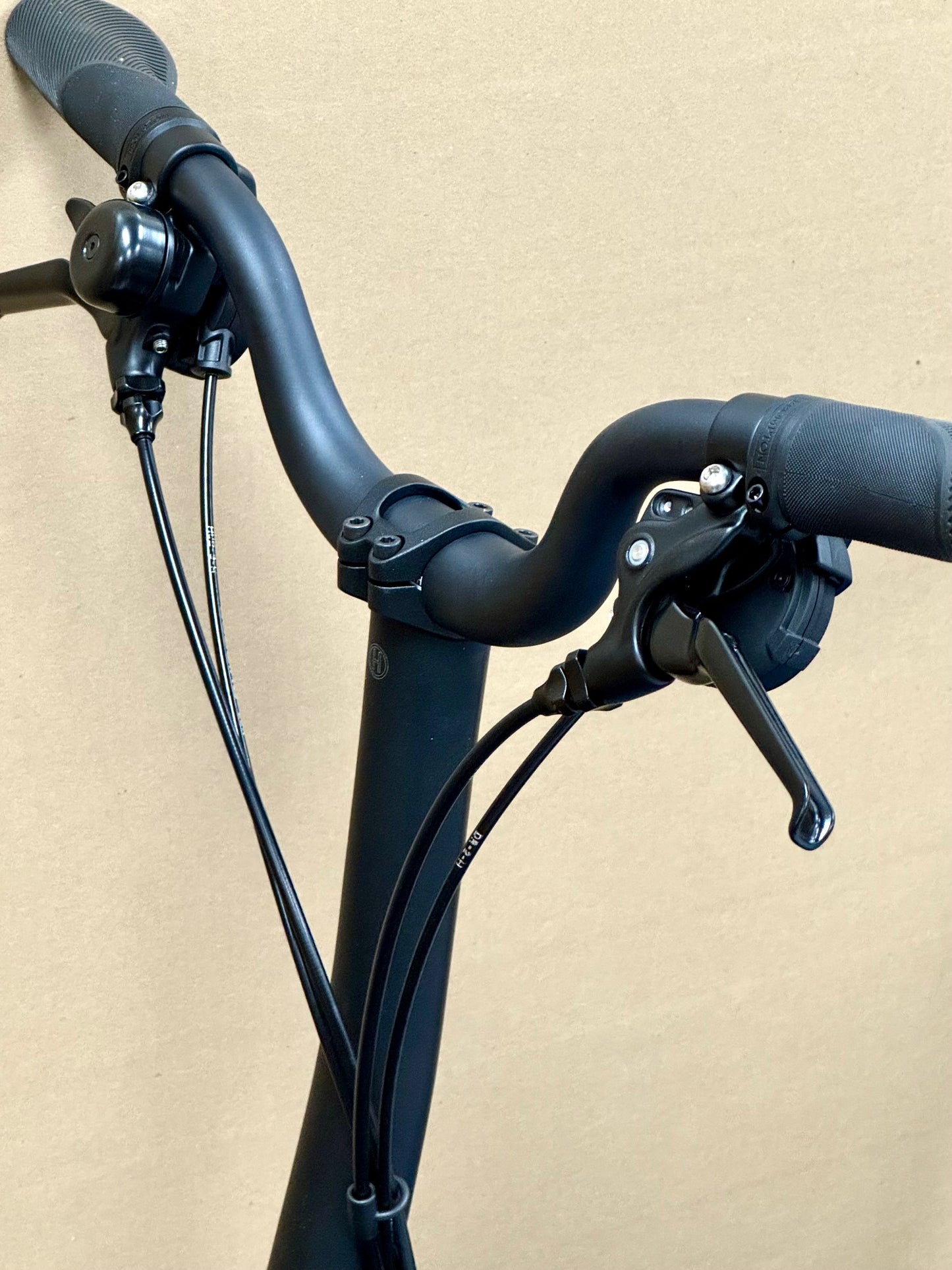 Brompton P Line 12-Speed High-HB Cloud Metallic w/Roller Rack
