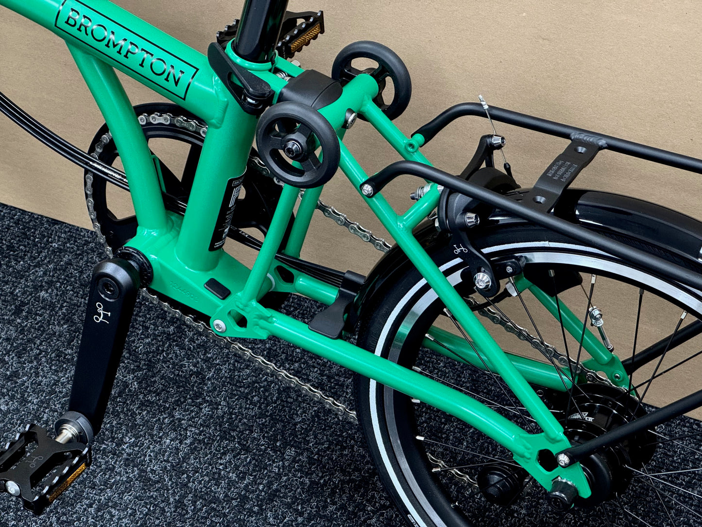 Brompton P Line 12-Speed High-HB Palm Green w/Roller Rack