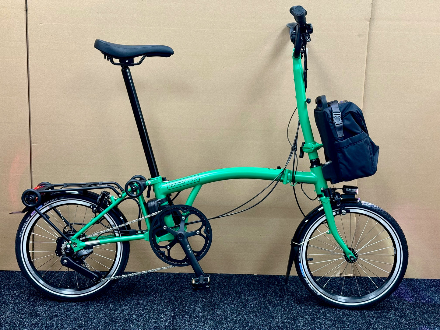 Brompton C Line Electric 4-Speed High-HB with e-Motiq System, Palm Green