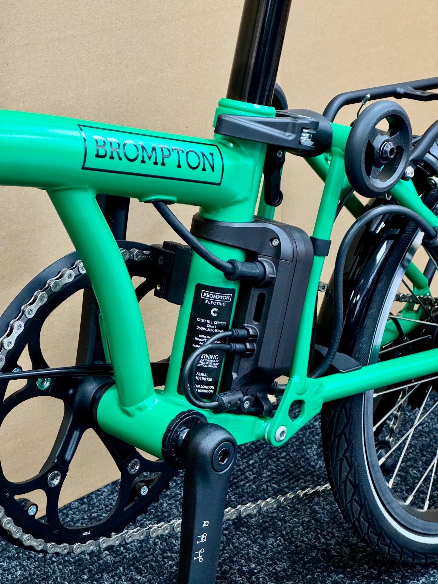 Brompton C Line Electric 4-Speed High-HB with e-Motiq System, Palm Green
