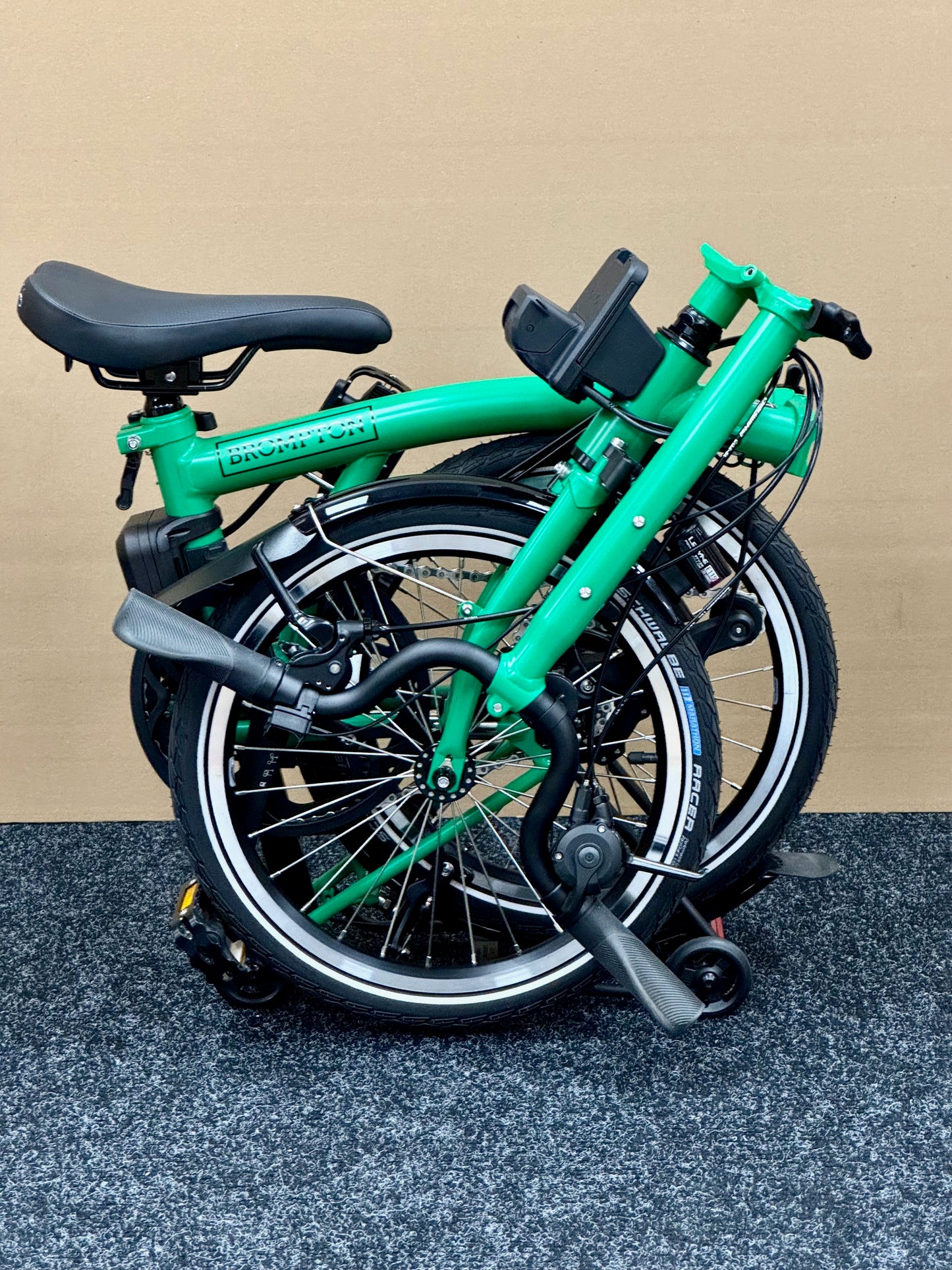 Brompton C Line Electric 4-Speed High-HB with e-Motiq System, Palm Green