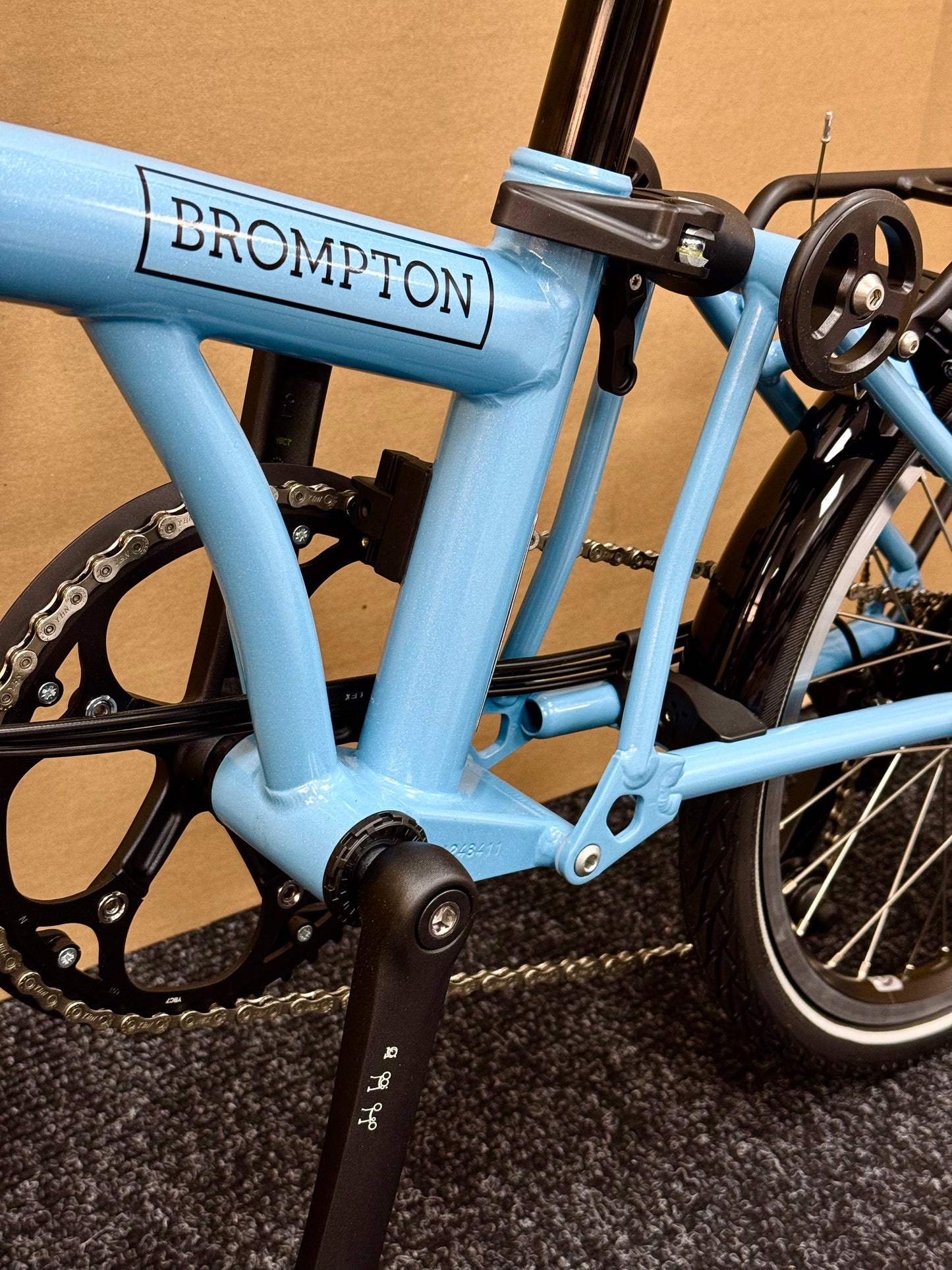 Brompton C Line 12-Speed High-HB Cloud Metallic w/Roller Rack