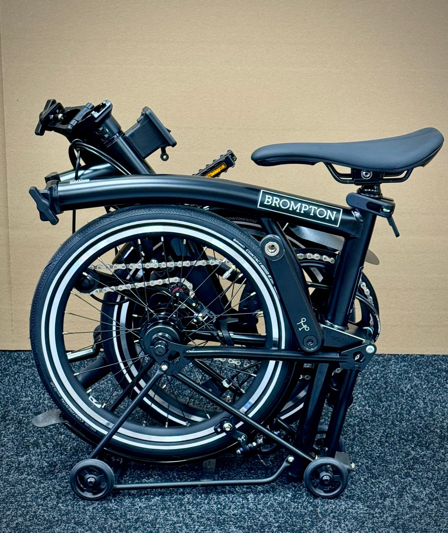Brompton P Line 12-Speed Mid-HB All Black w/Roller Rack