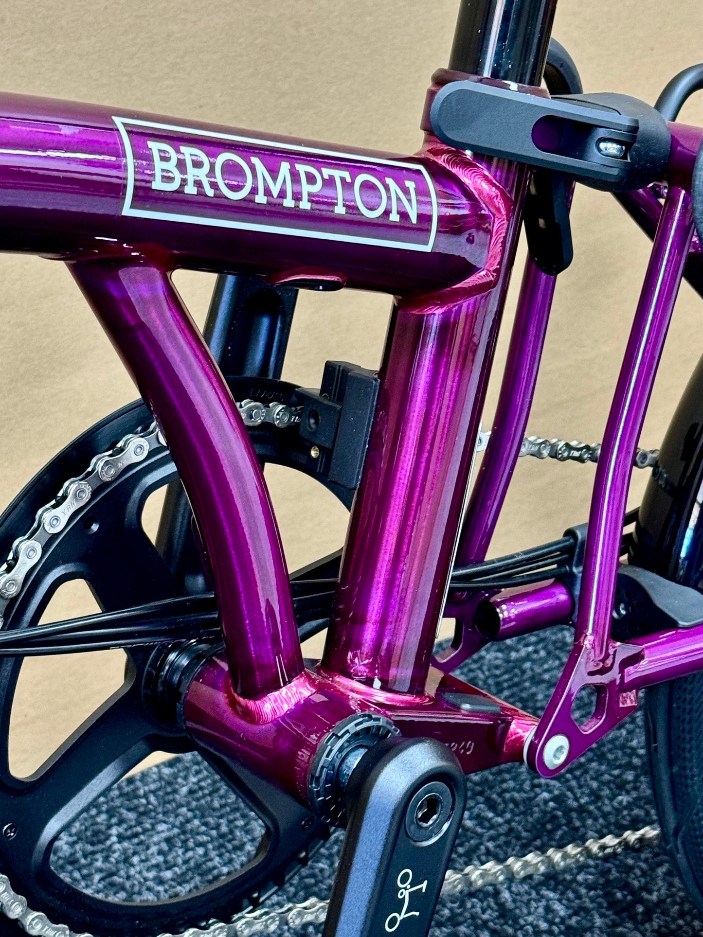 Brompton P Line 12-Speed Mid-HB Amethyst Lacquer w/Roller Rack