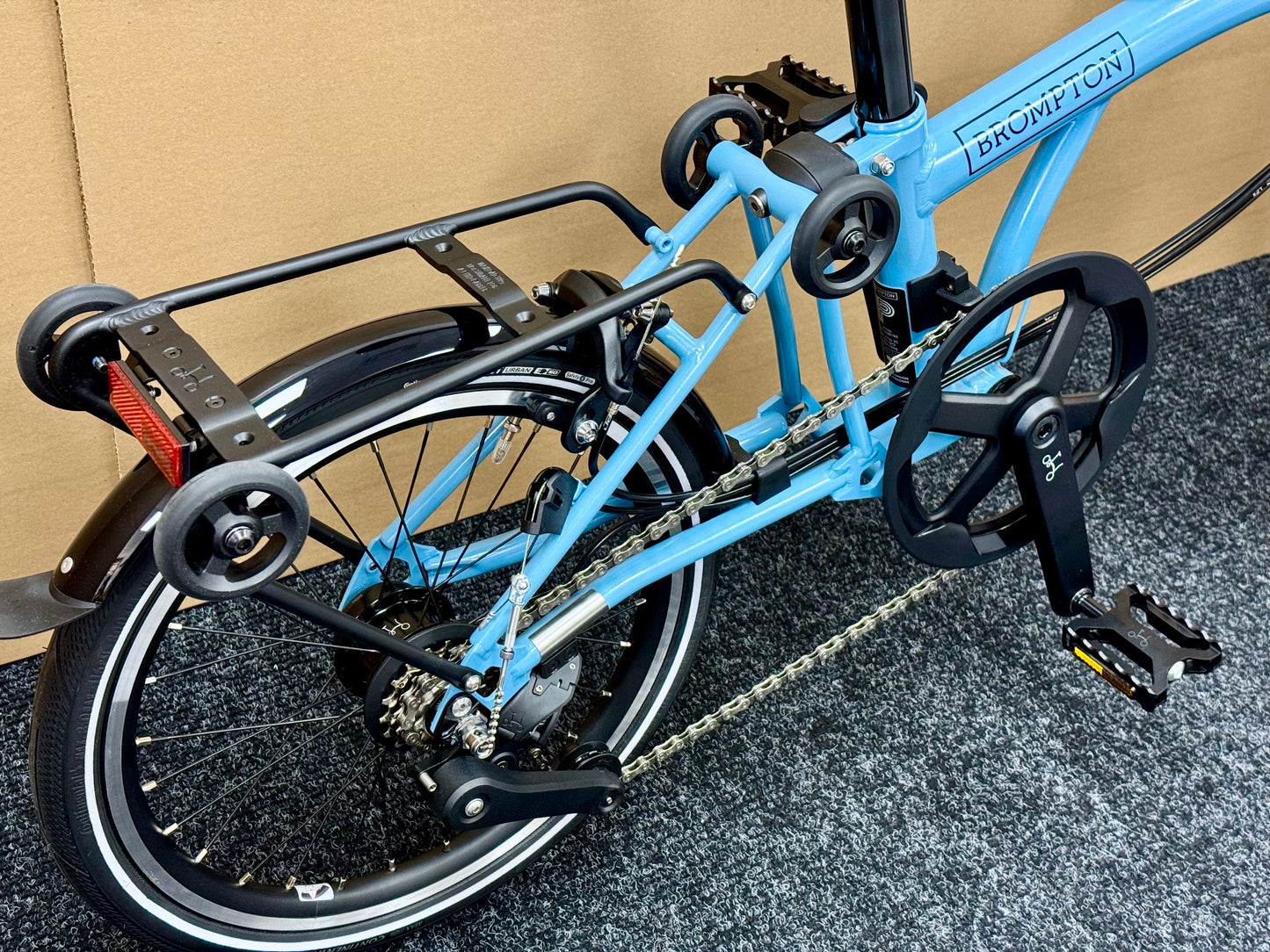 Brompton P Line 12-Speed Mid-HB Cloud Metallic w/Roller Rack