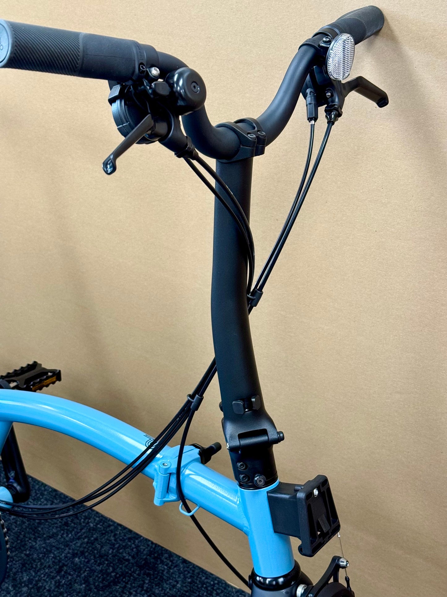 Brompton P Line 12-Speed Mid-HB Cloud Metallic w/Roller Rack