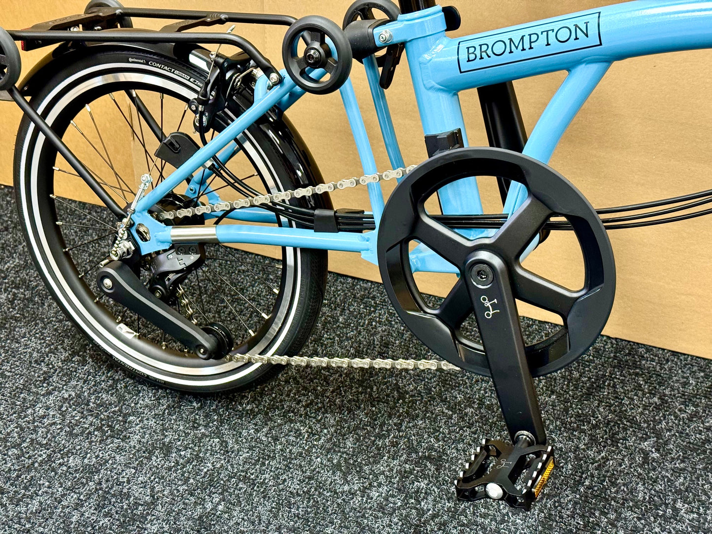 Brompton P Line 12-Speed Mid-HB Cloud Metallic w/Roller Rack