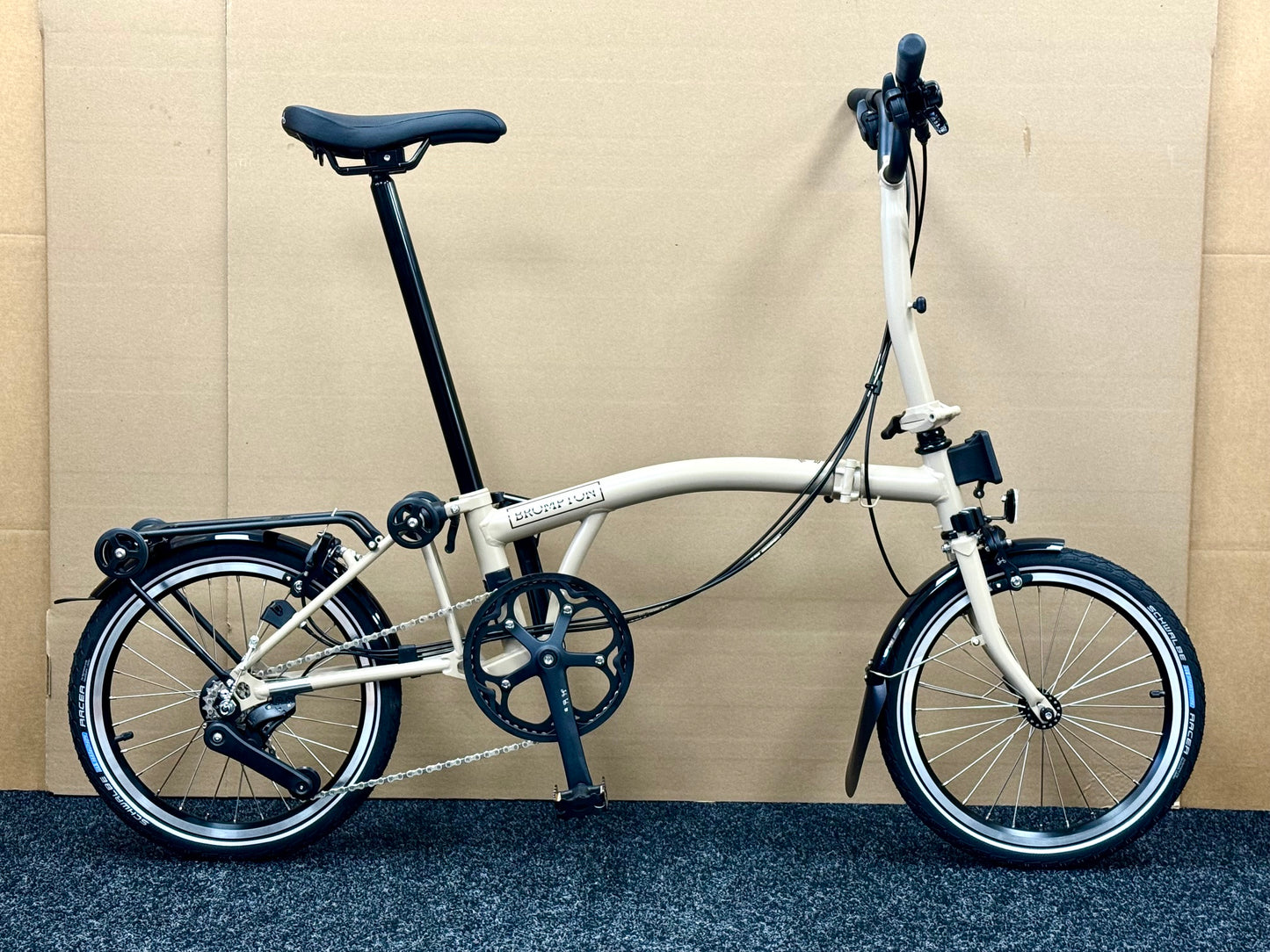 Brompton C Line 12-Speed Mid-HB Dune Sand w/Roller Rack