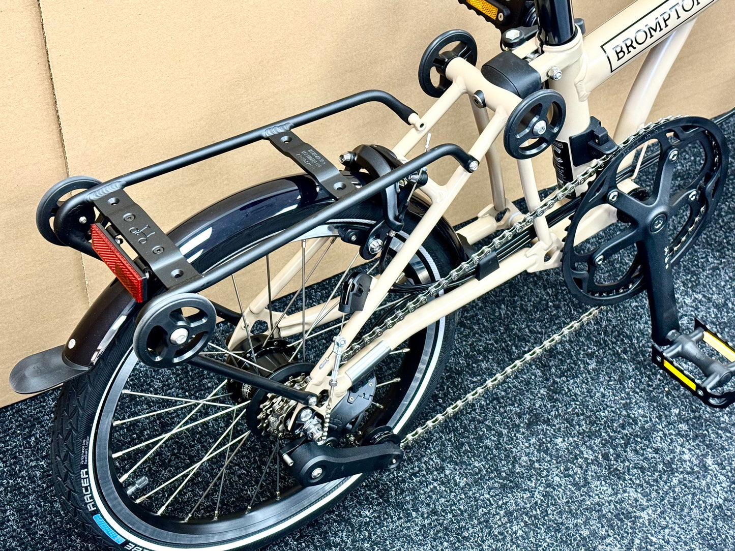 Brompton C Line 12-Speed Mid-HB Dune Sand w/Roller Rack