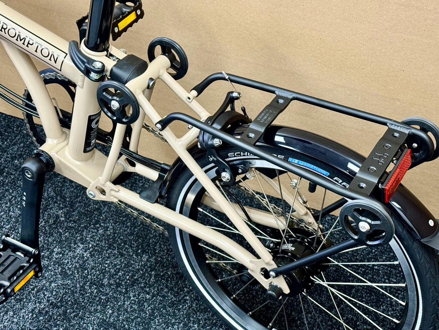 Brompton C Line 12-Speed Mid-HB Dune Sand w/Roller Rack