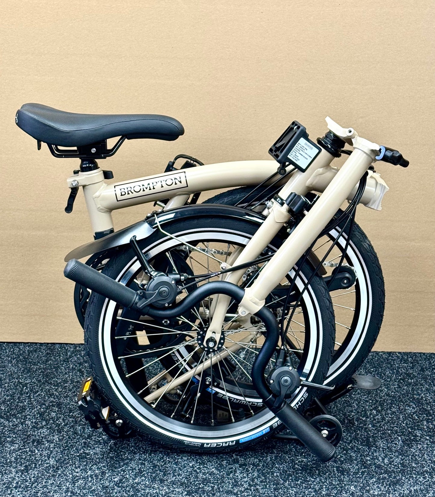 Brompton C Line 12-Speed Mid-HB Dune Sand w/Roller Rack